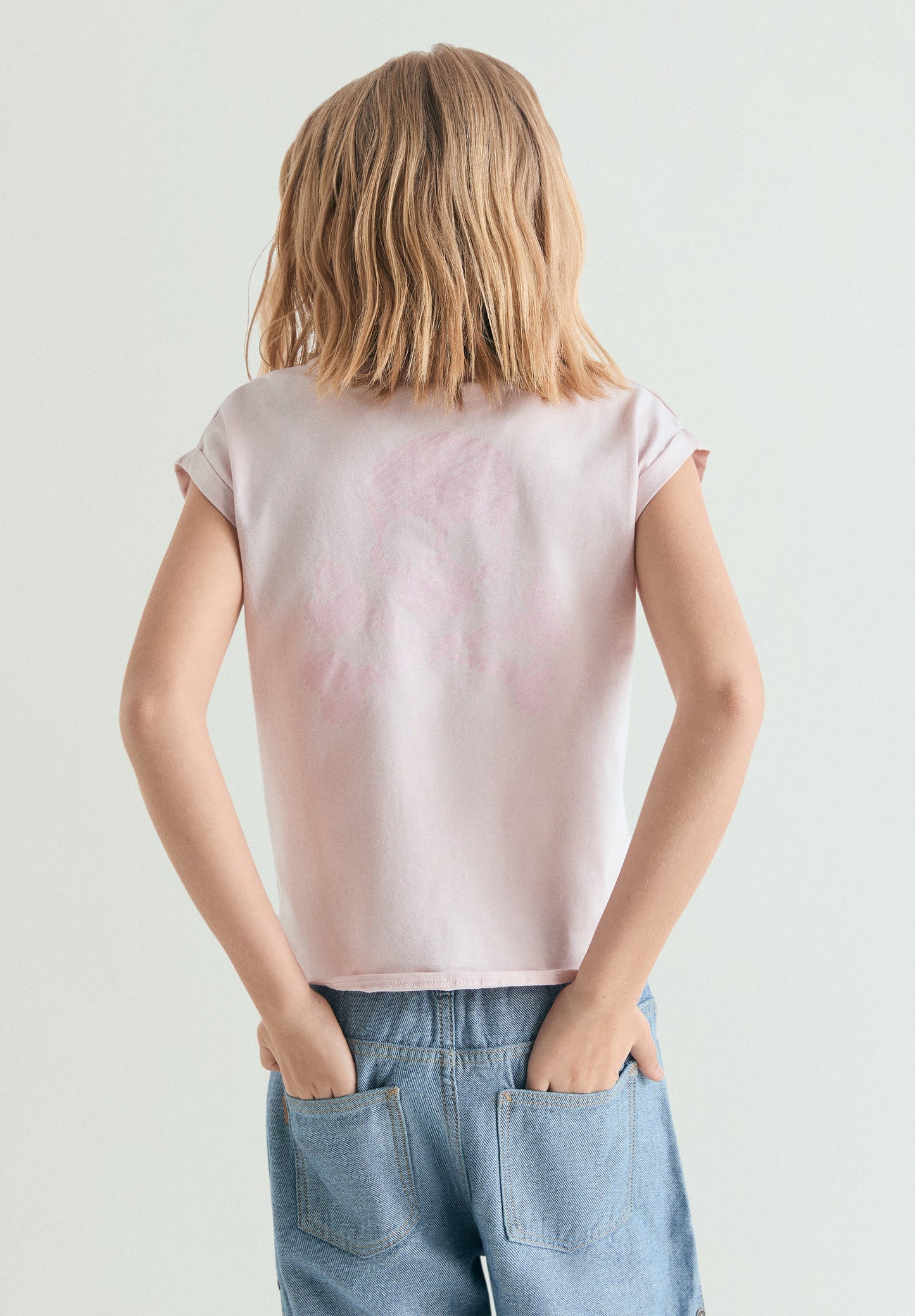 T-SHIRT COM NÓ E SKULL