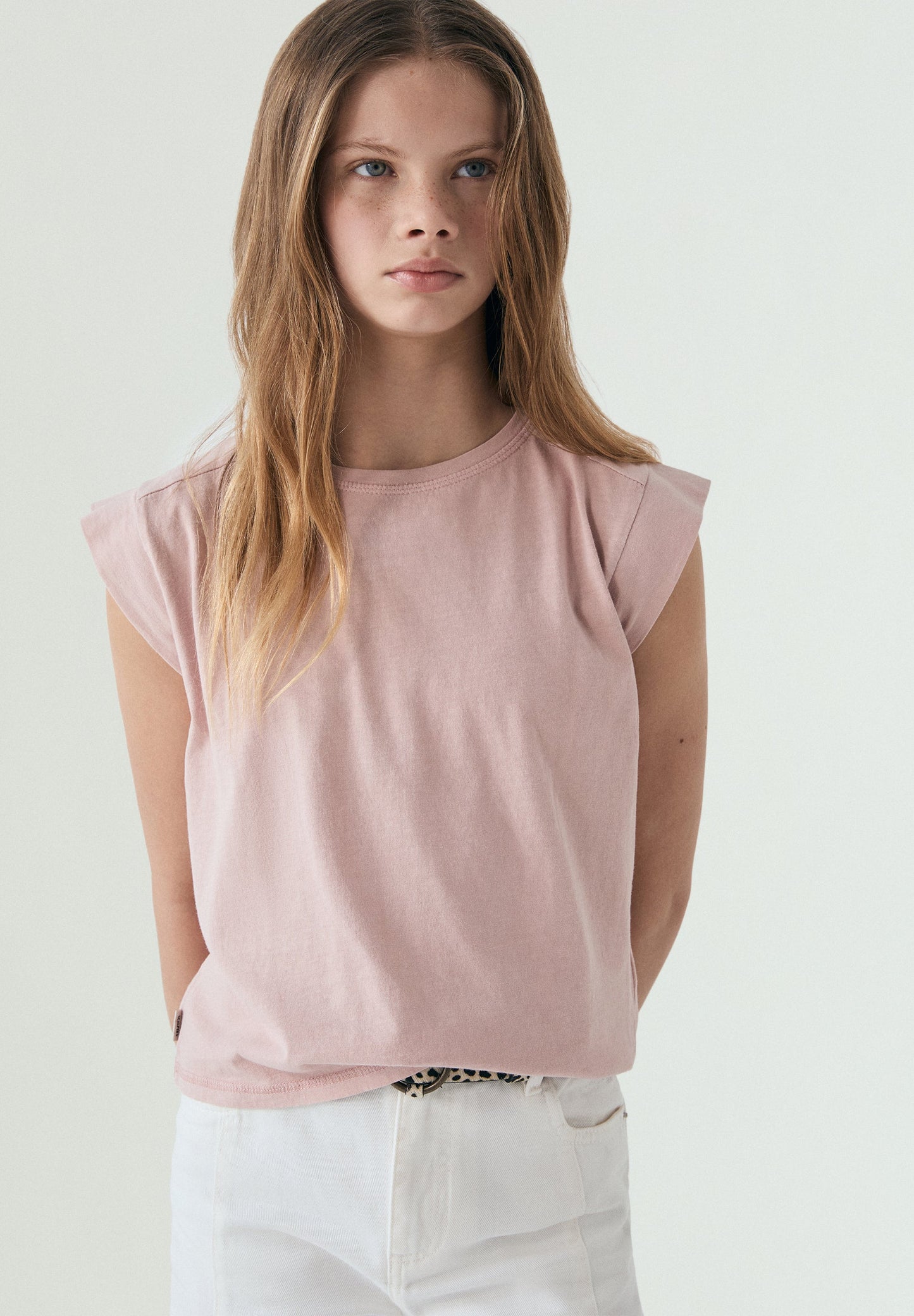 T-SHIRT LOGÓTIPO TACHAS
