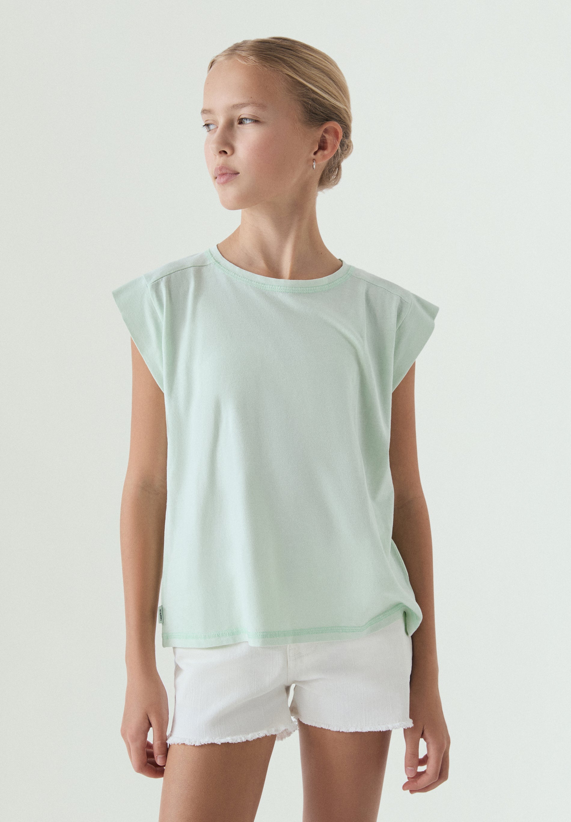 T-SHIRT LOGÓTIPO TACHAS