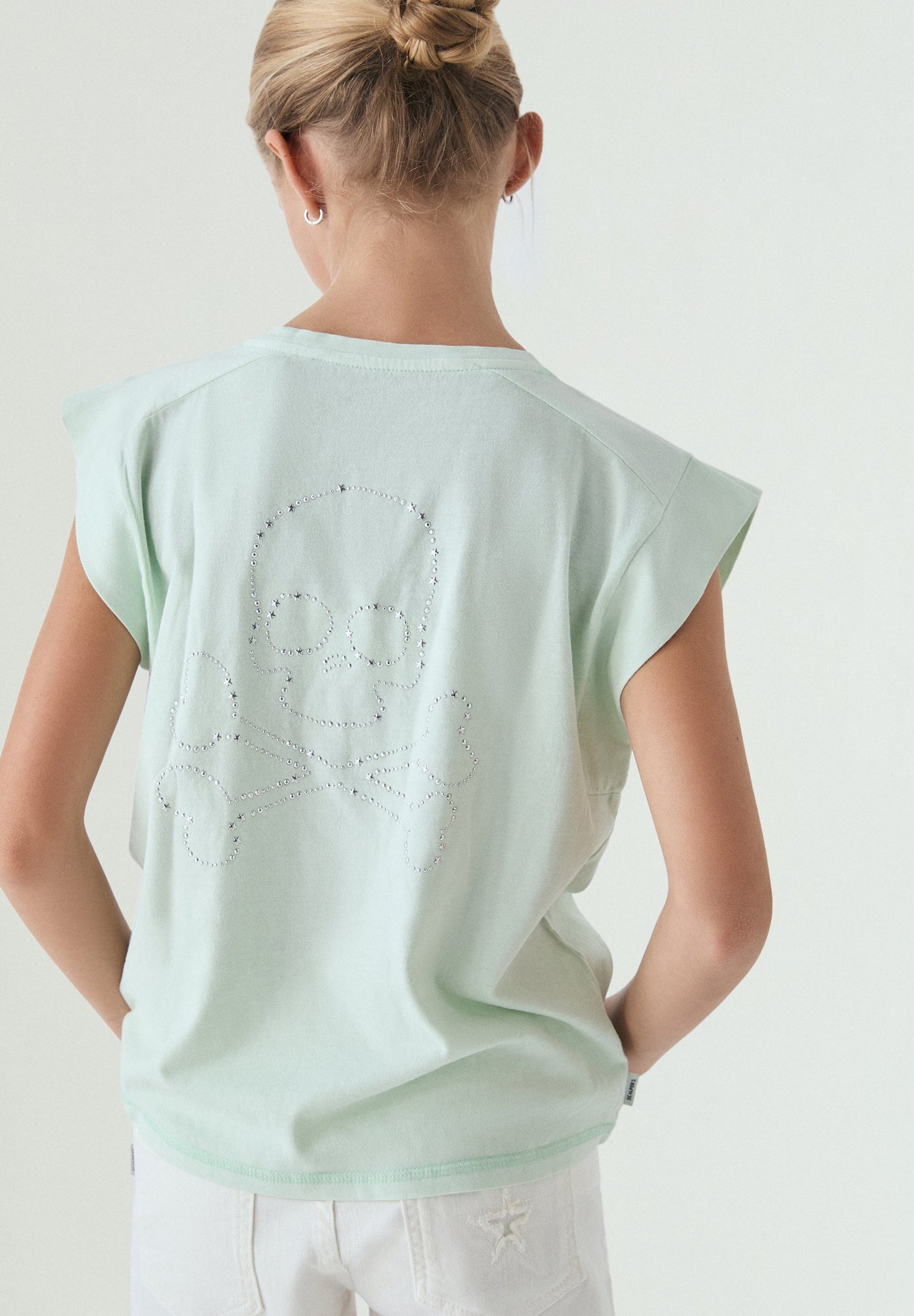 T-SHIRT LOGÓTIPO TACHAS