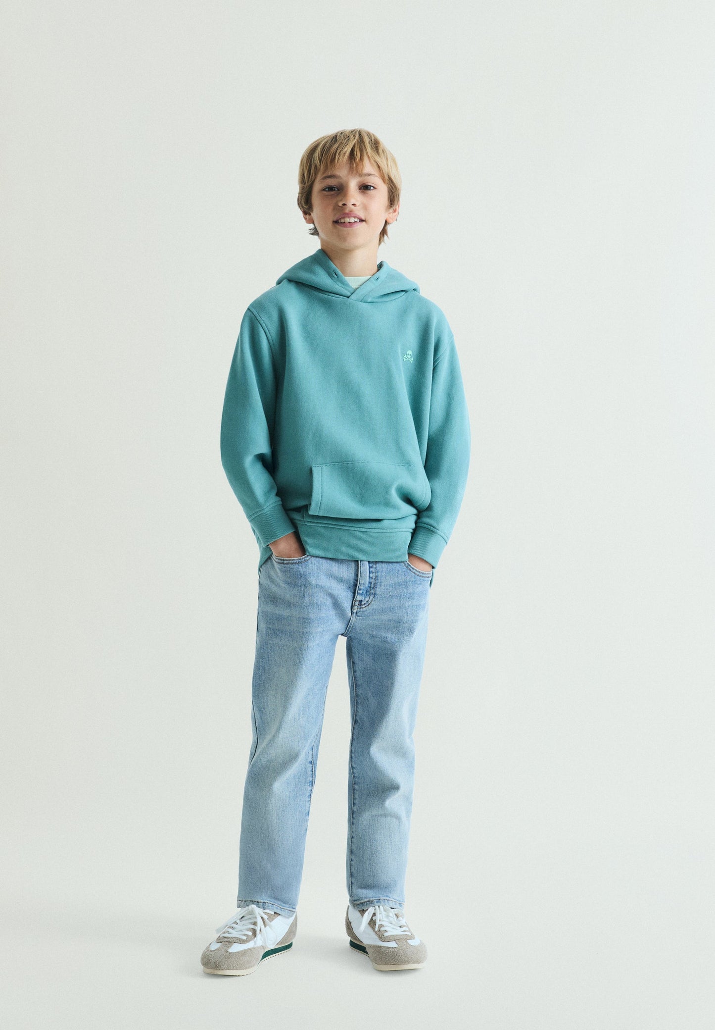 SWEATSHIRT BÁSICA COM CAPUZ