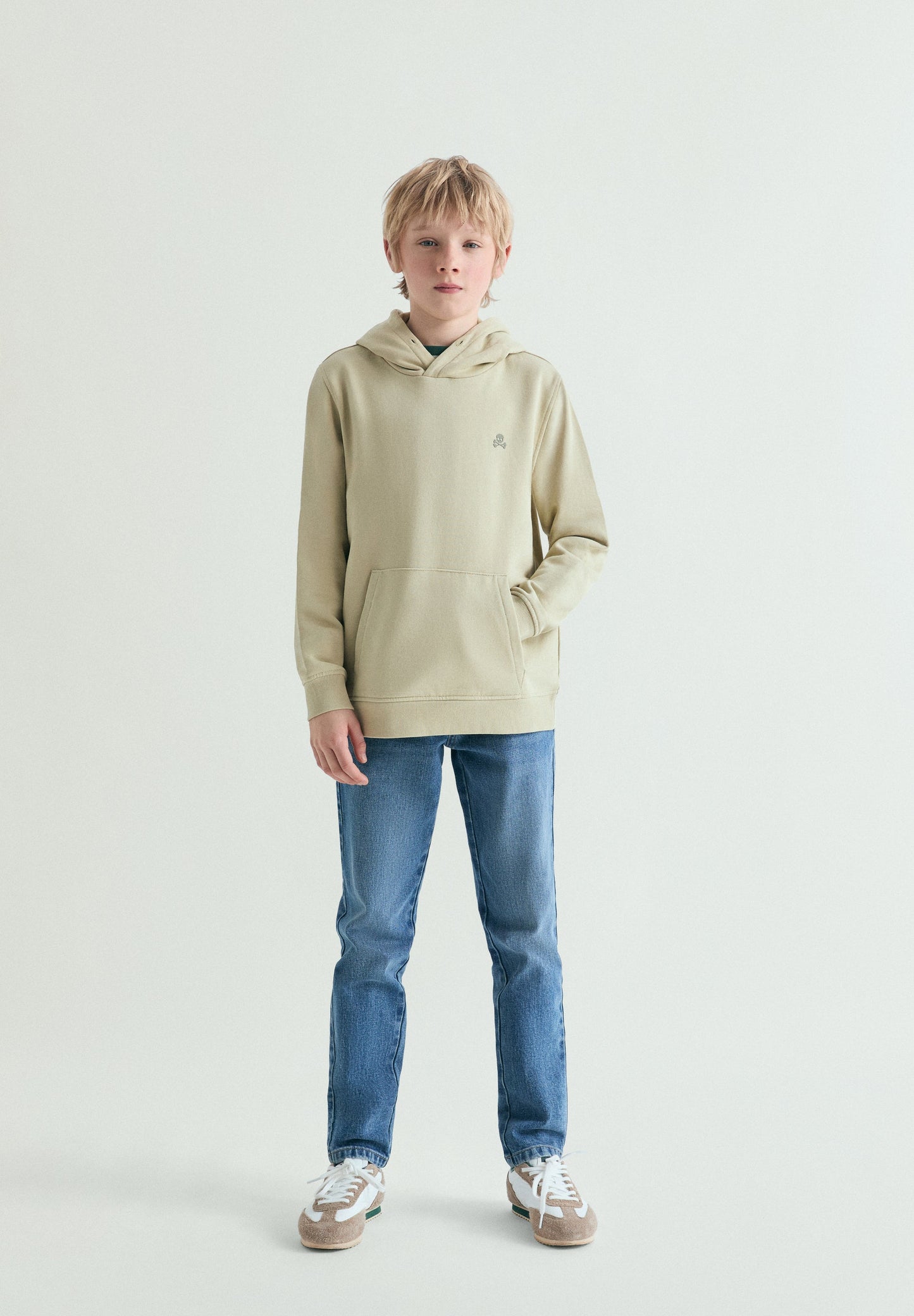 SWEATSHIRT BÁSICA COM CAPUZ