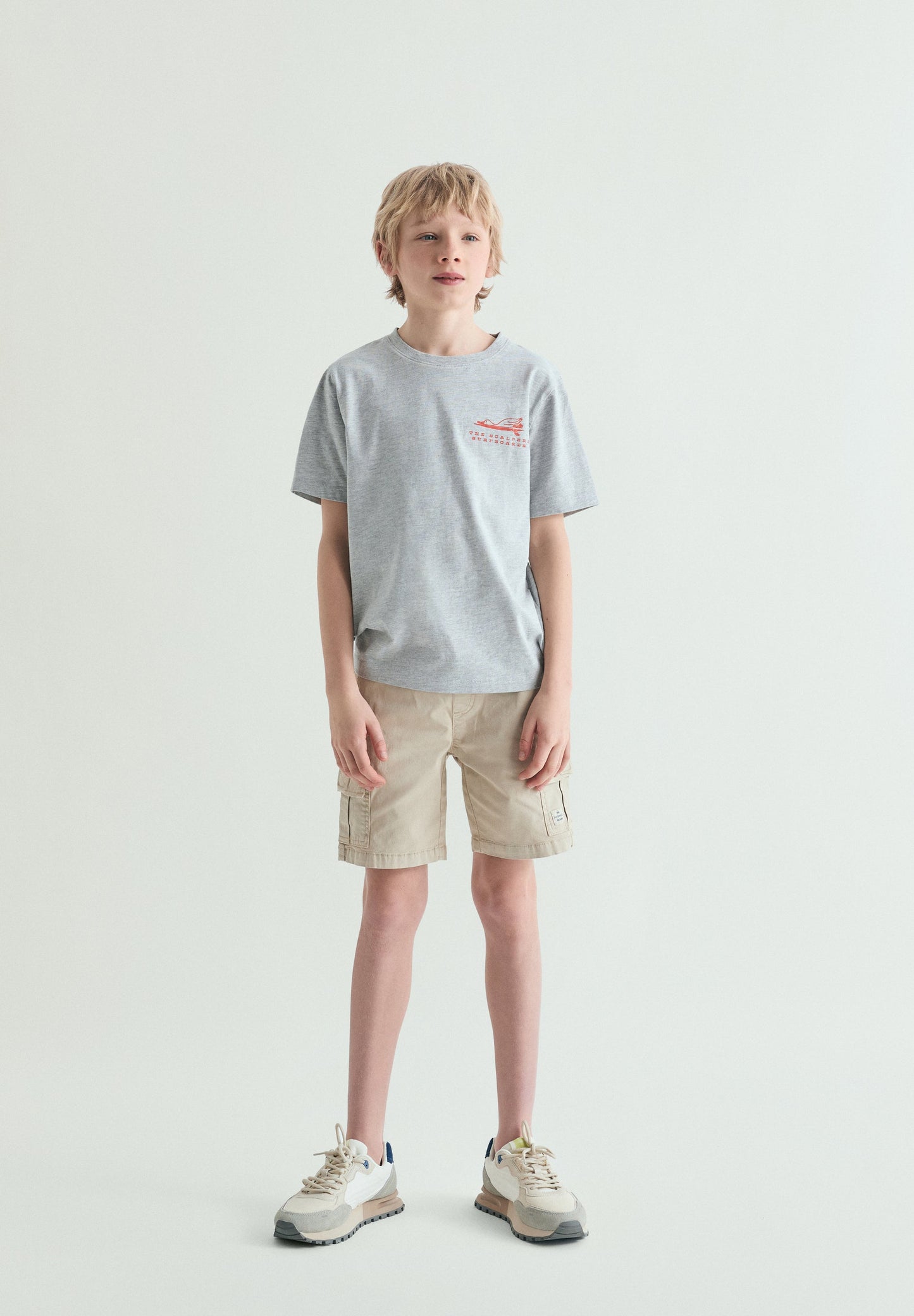 T-SHIRT COM PADRÃO THE SURFING GOOSE