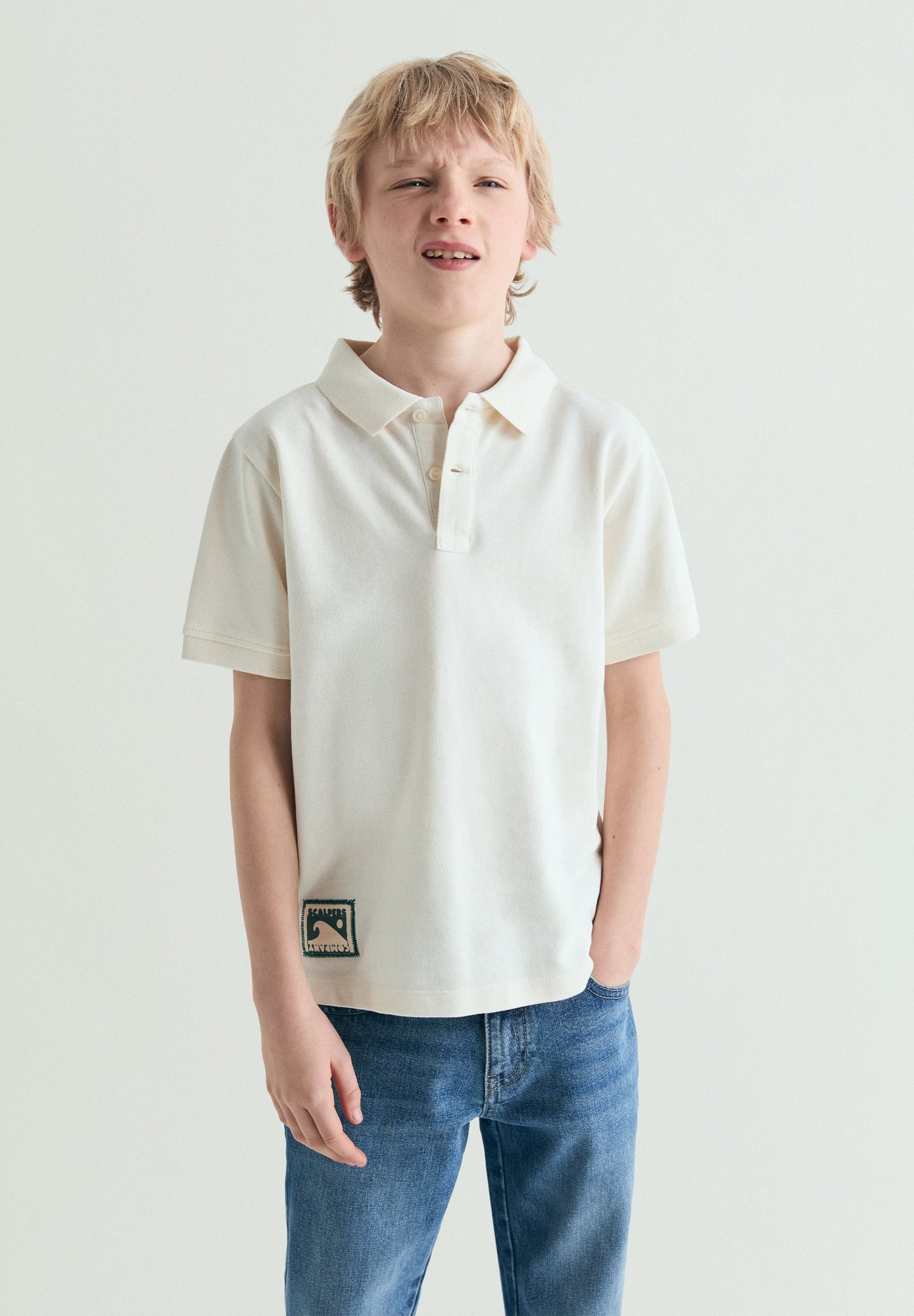CAMISA POLO SKULL BORDADA EM CONTRASTE
