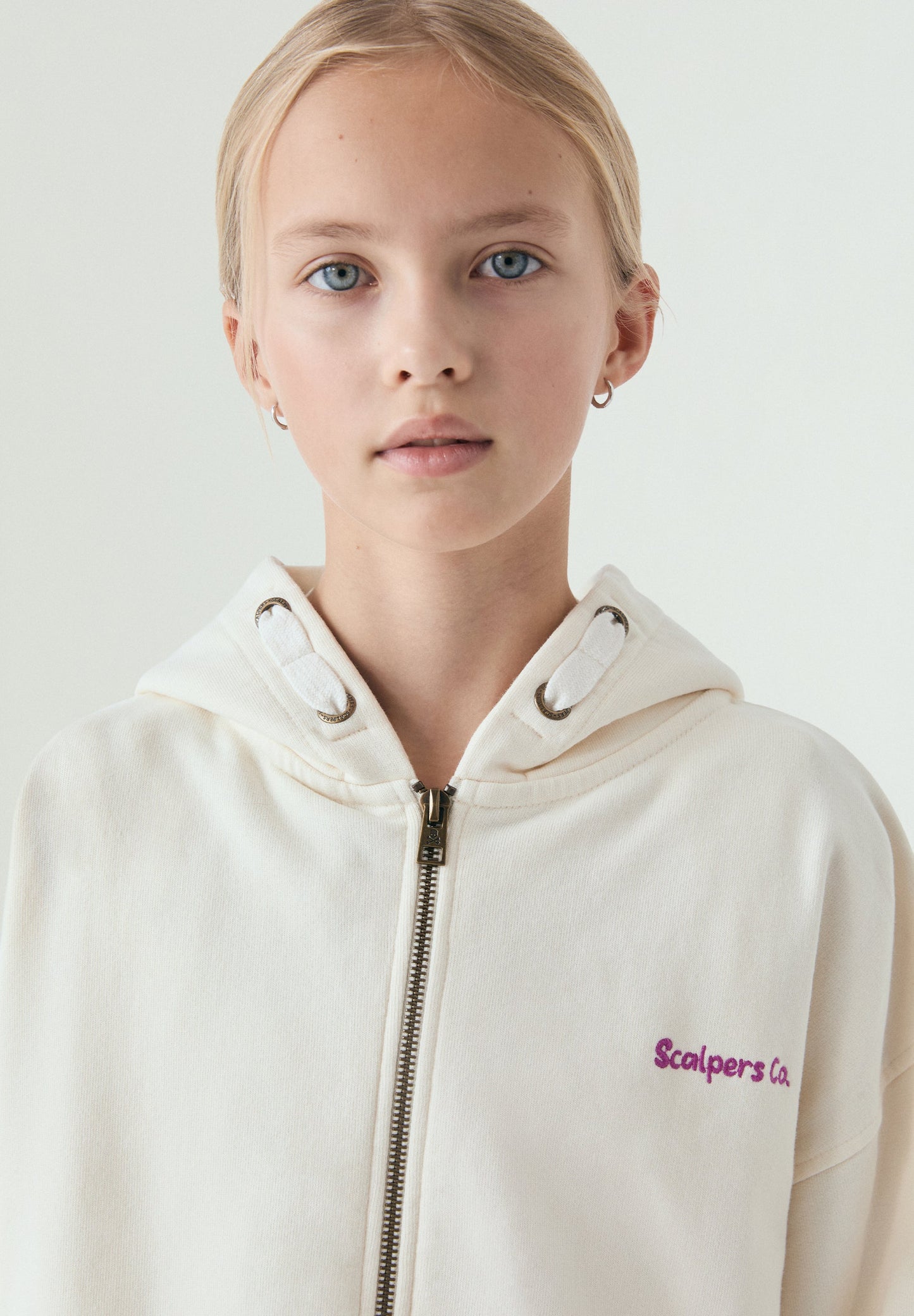 SWEATSHIRT COM CAPUZ E ZIP