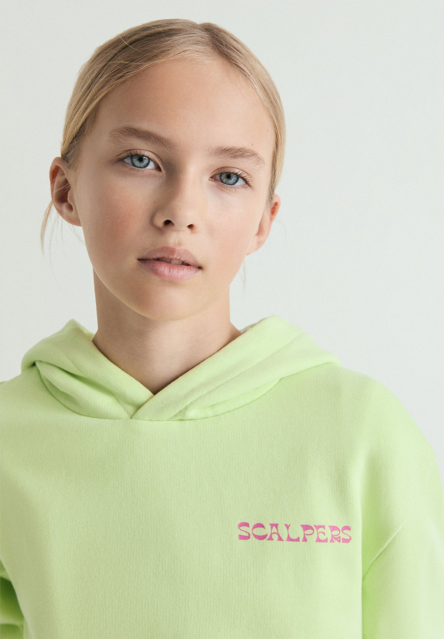 SWEATSHIRT COM CAPUZ FLÚOR