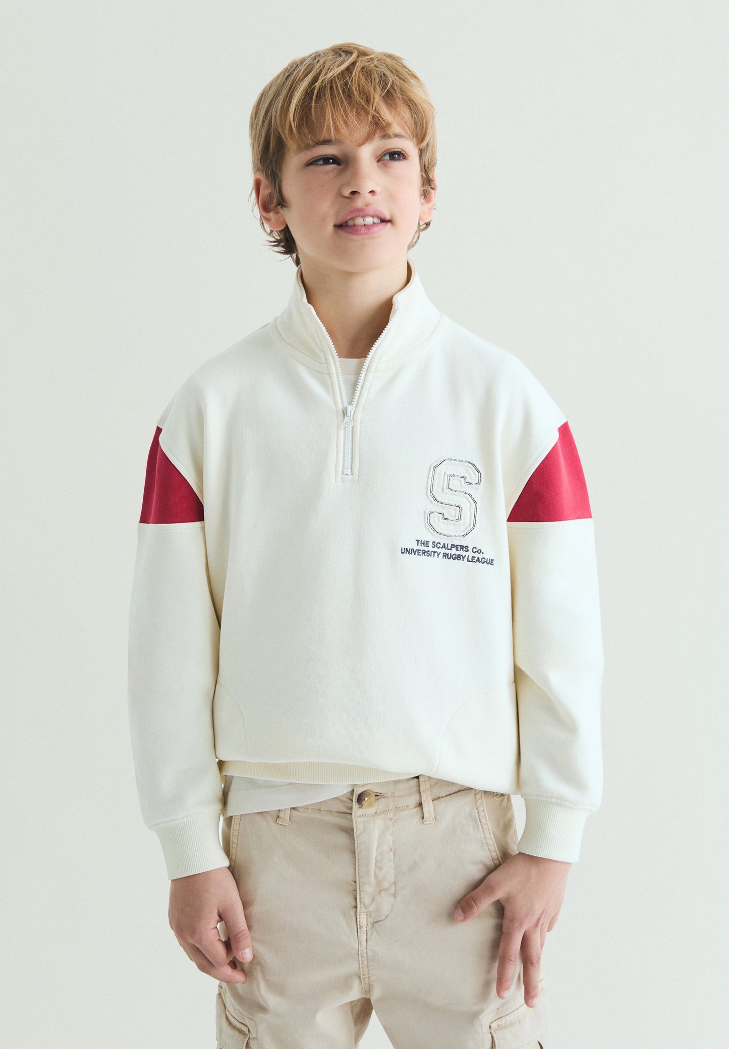 SWEATSHIRT COM GOLA ALTA E FECHO DE CORRER