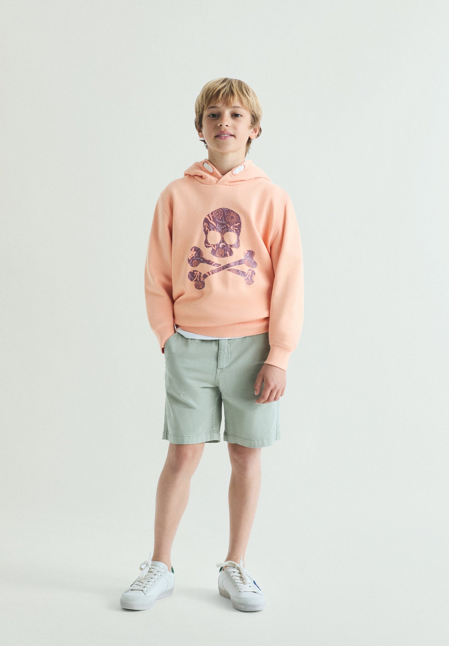 SWEATSHIRT COM CAPUZ E SKULL PADRÃO
