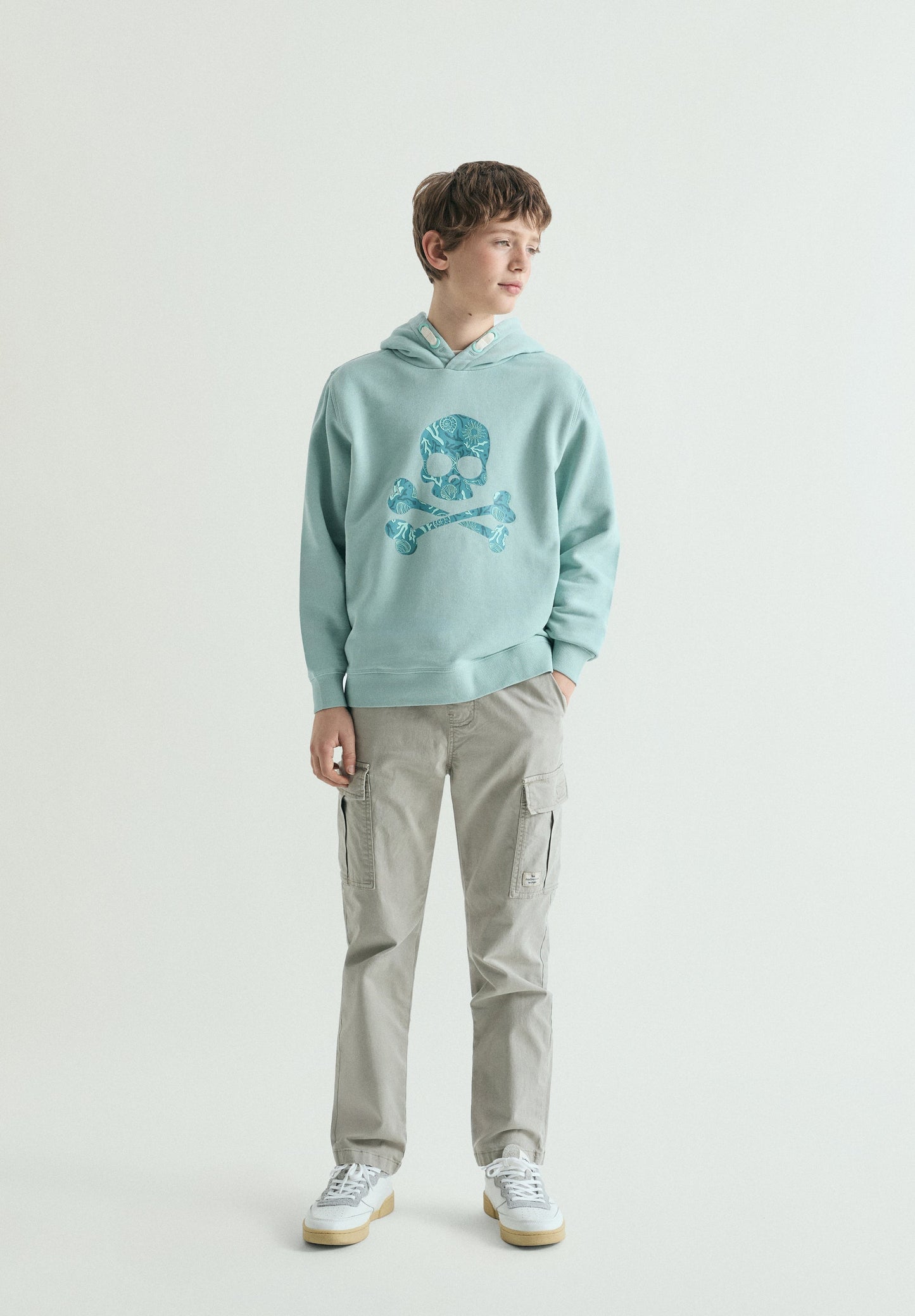 SWEATSHIRT COM CAPUZ E SKULL PADRÃO