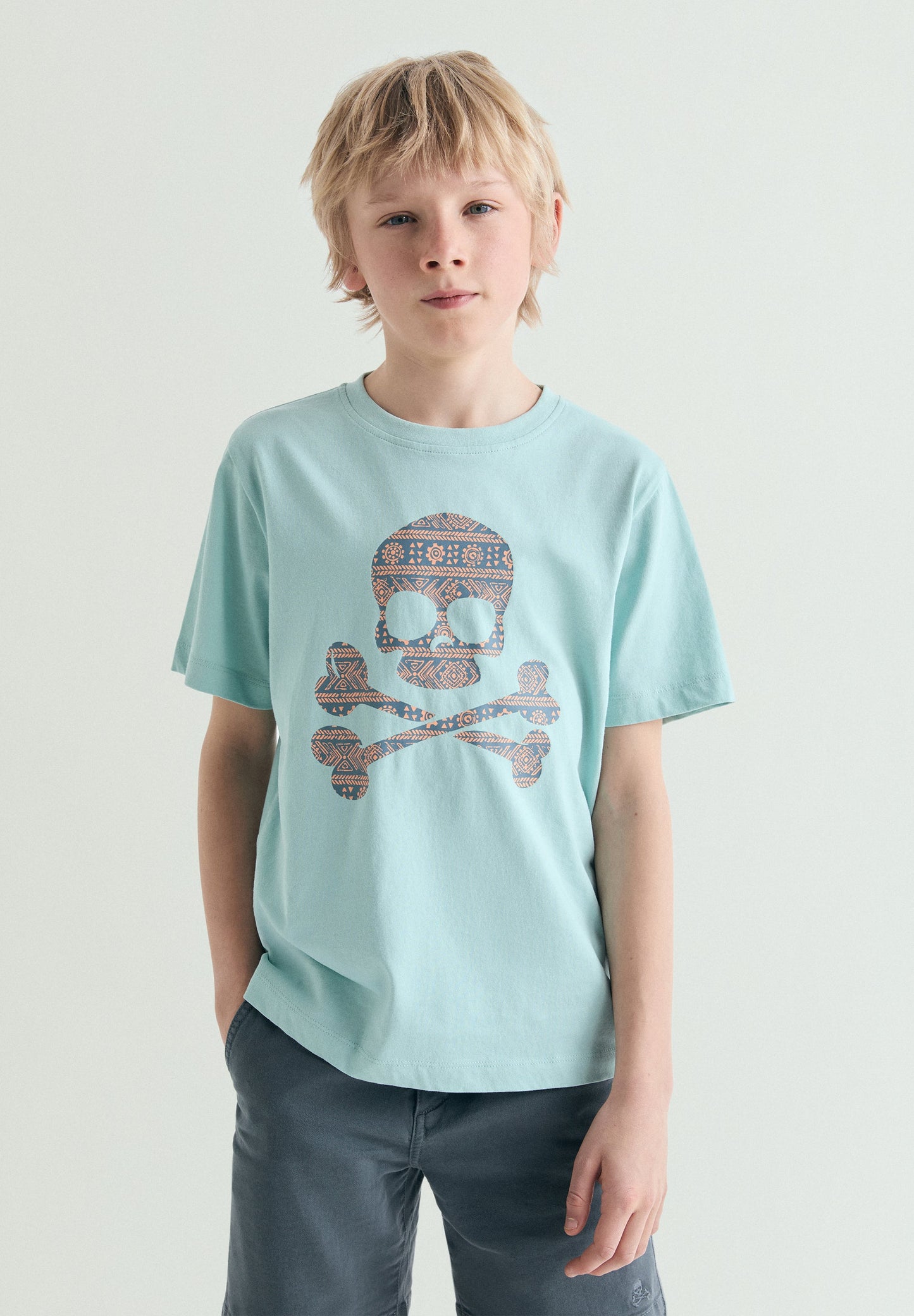 T-SHIRT ESTAMPADA COM LOGÓTIPO