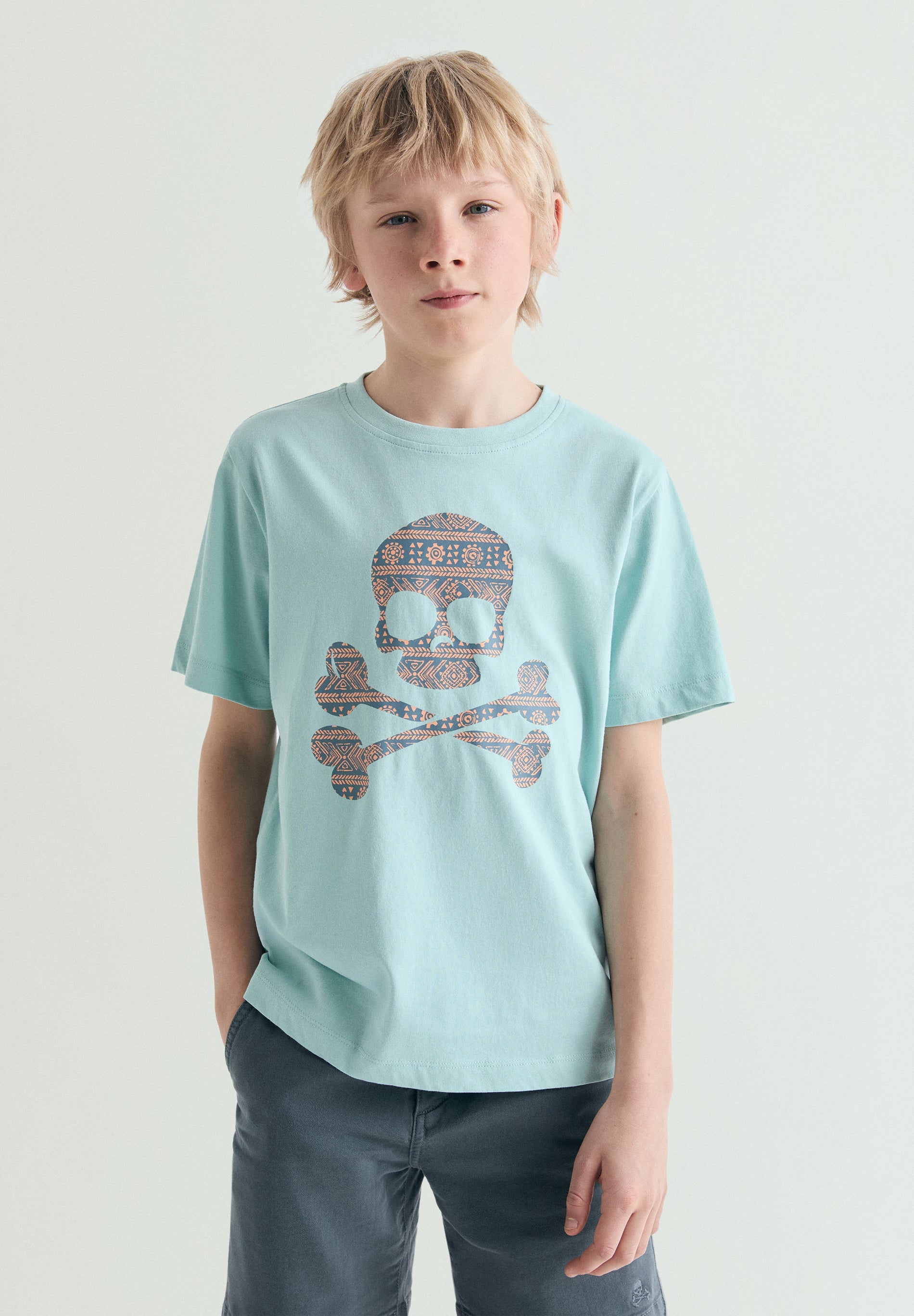 T-SHIRT ESTAMPADA COM LOGÓTIPO