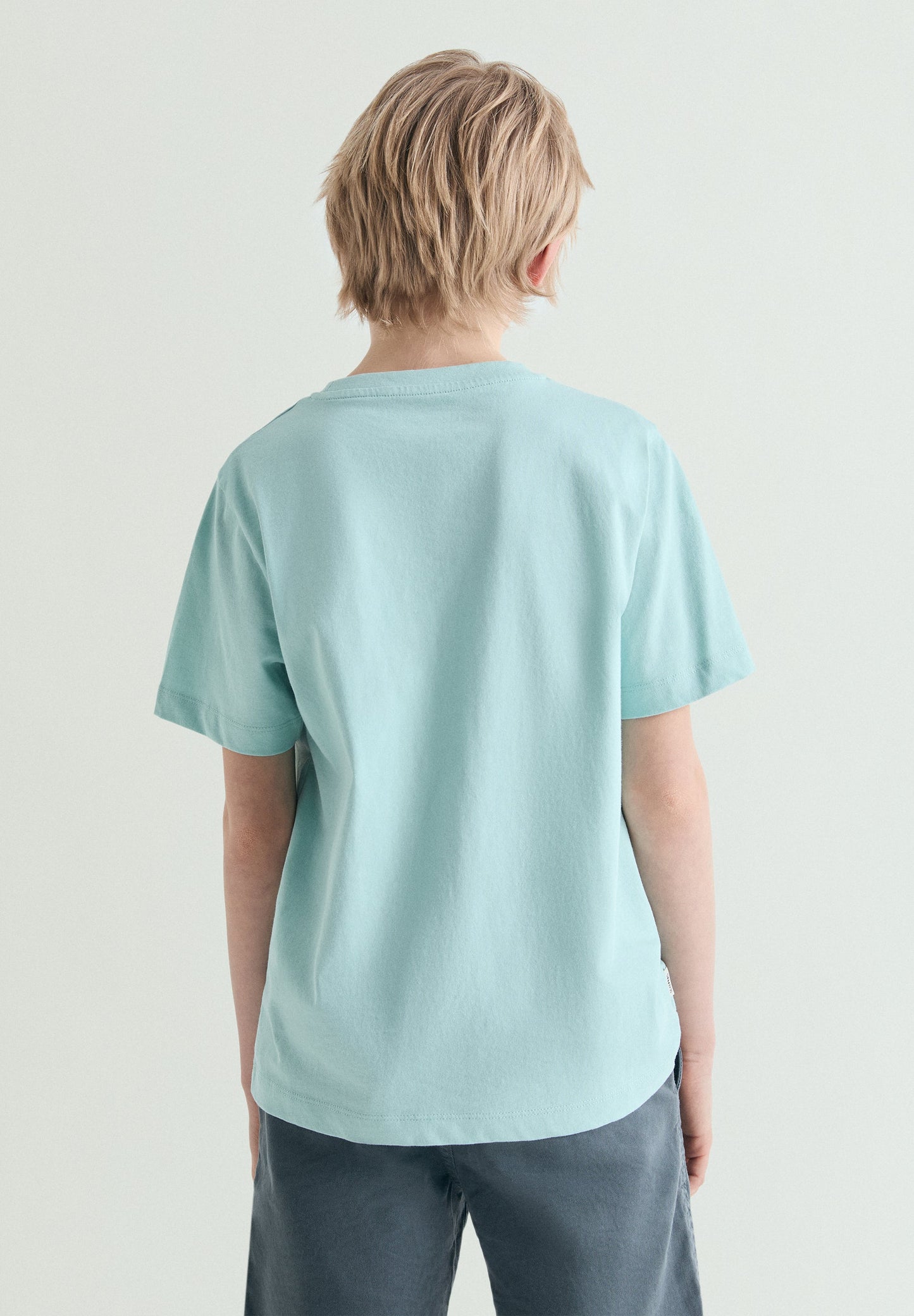 T-SHIRT ESTAMPADA COM LOGÓTIPO