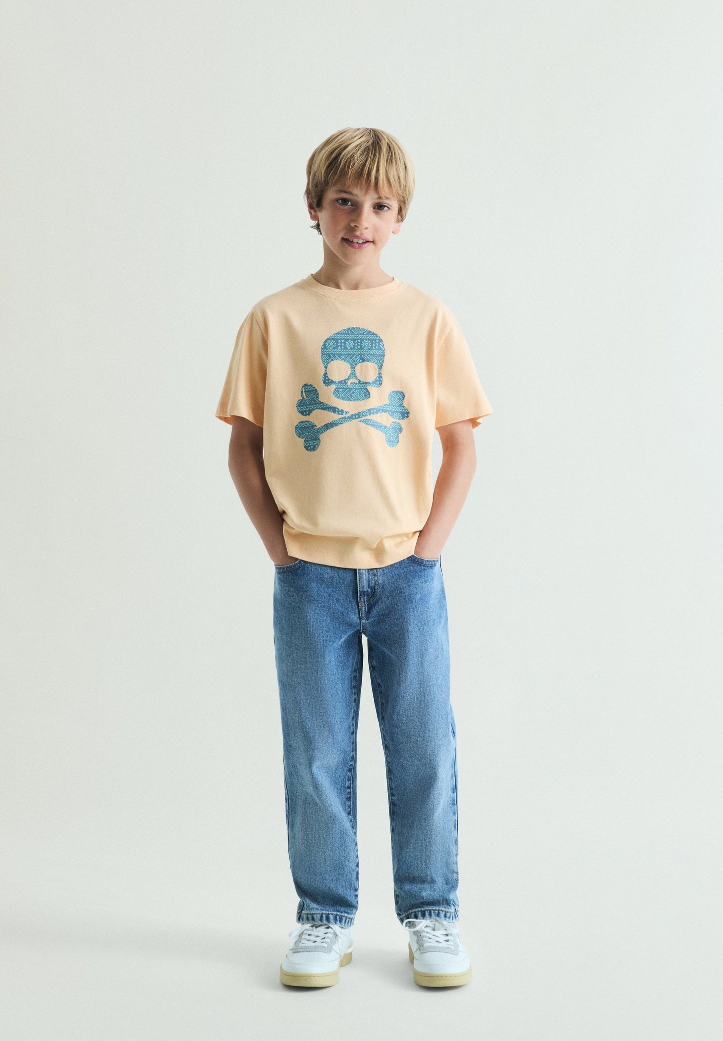 T-SHIRT ESTAMPADA COM LOGÓTIPO