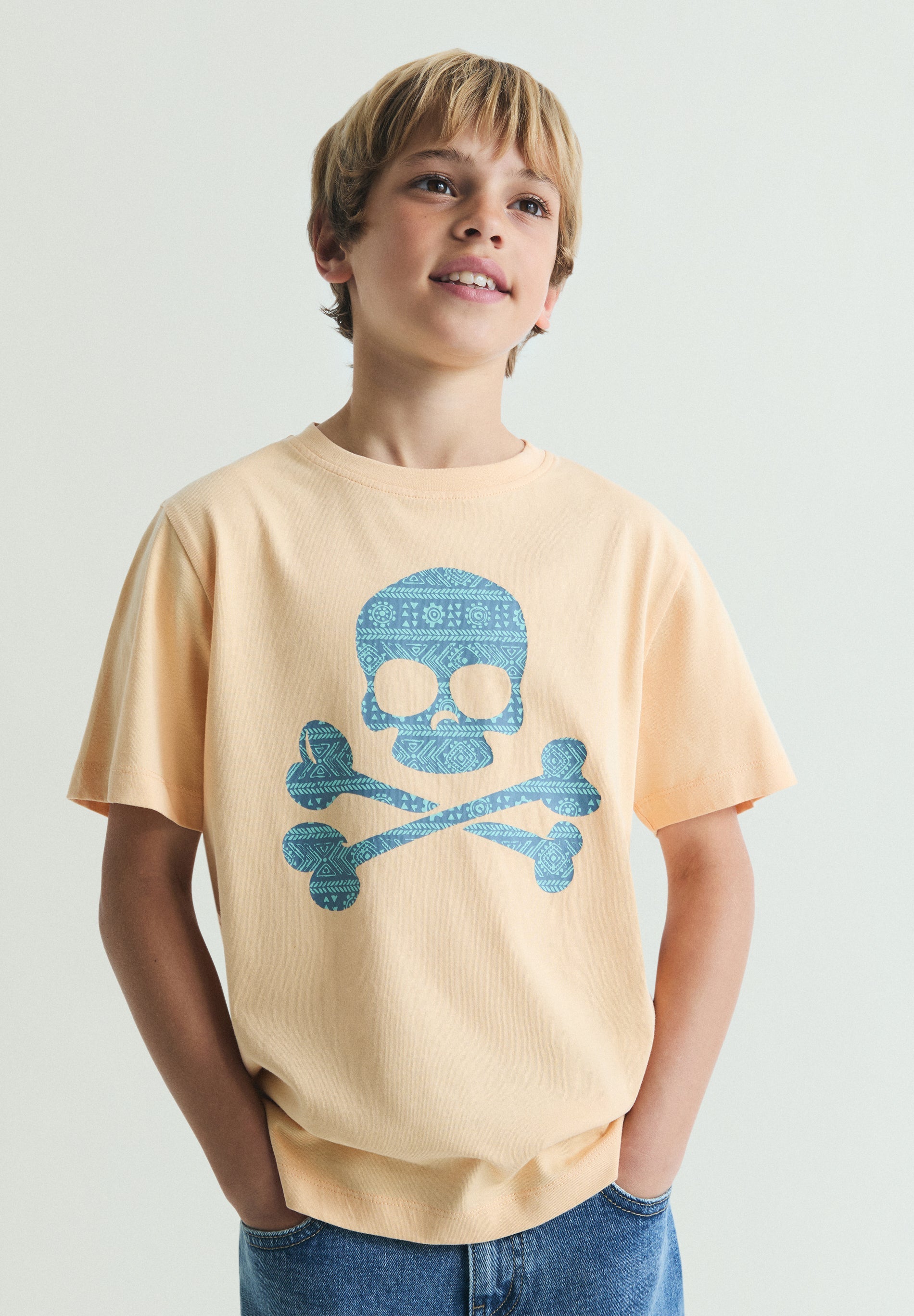 T-SHIRT ESTAMPADA COM LOGÓTIPO