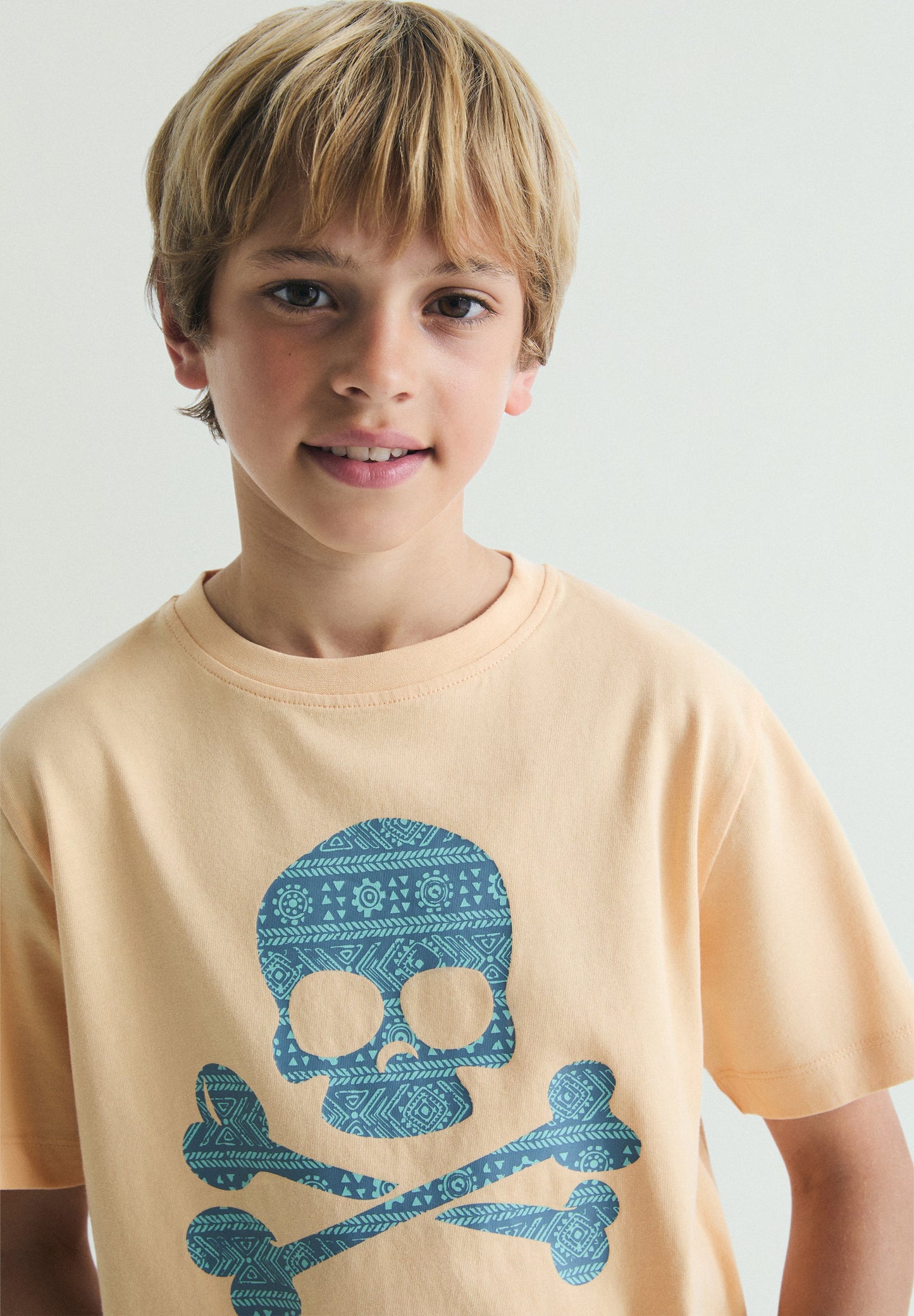 T-SHIRT ESTAMPADA COM LOGÓTIPO