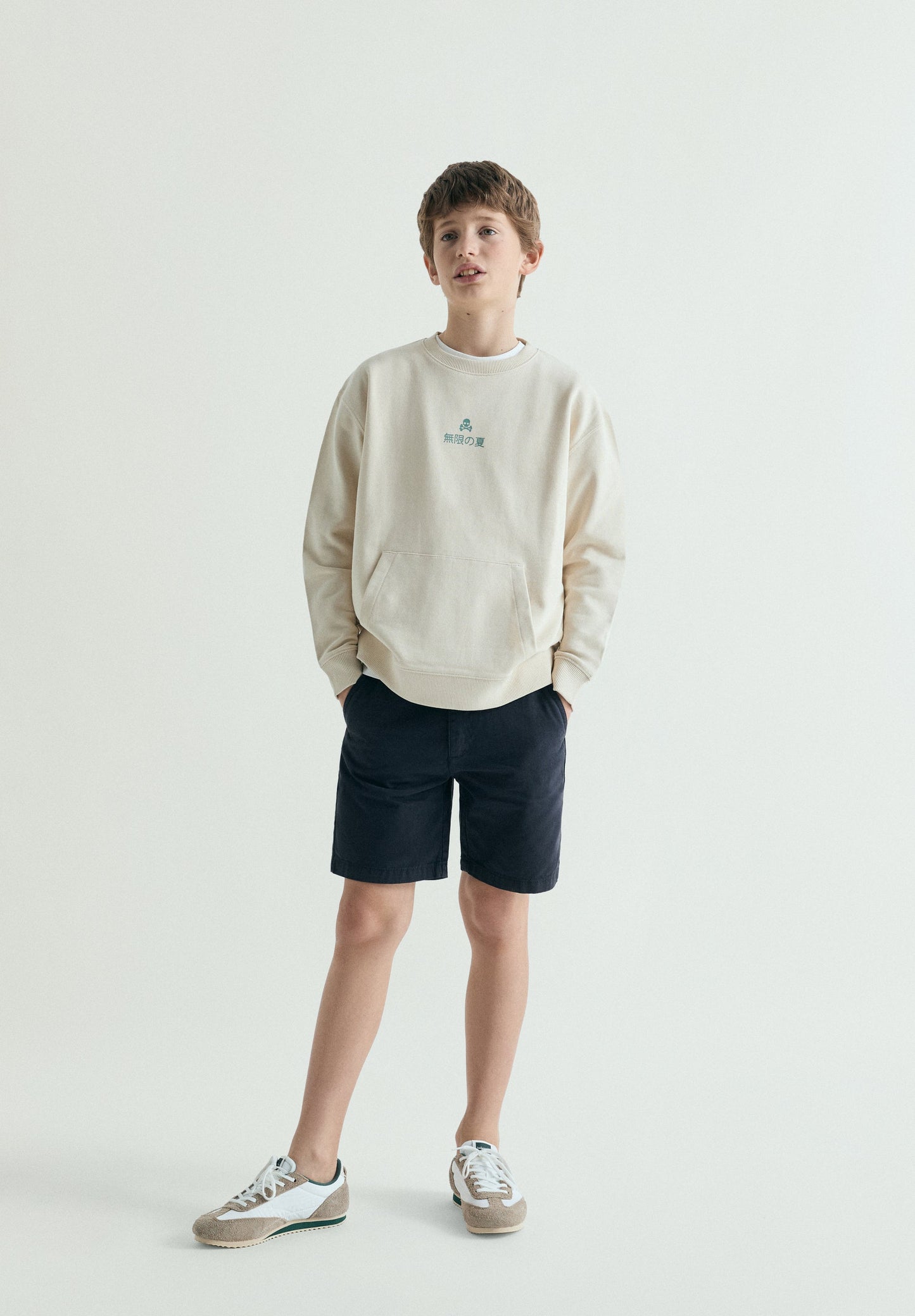 SWEATSHIRT PADRÃO TRASEIRO NO BOLSO