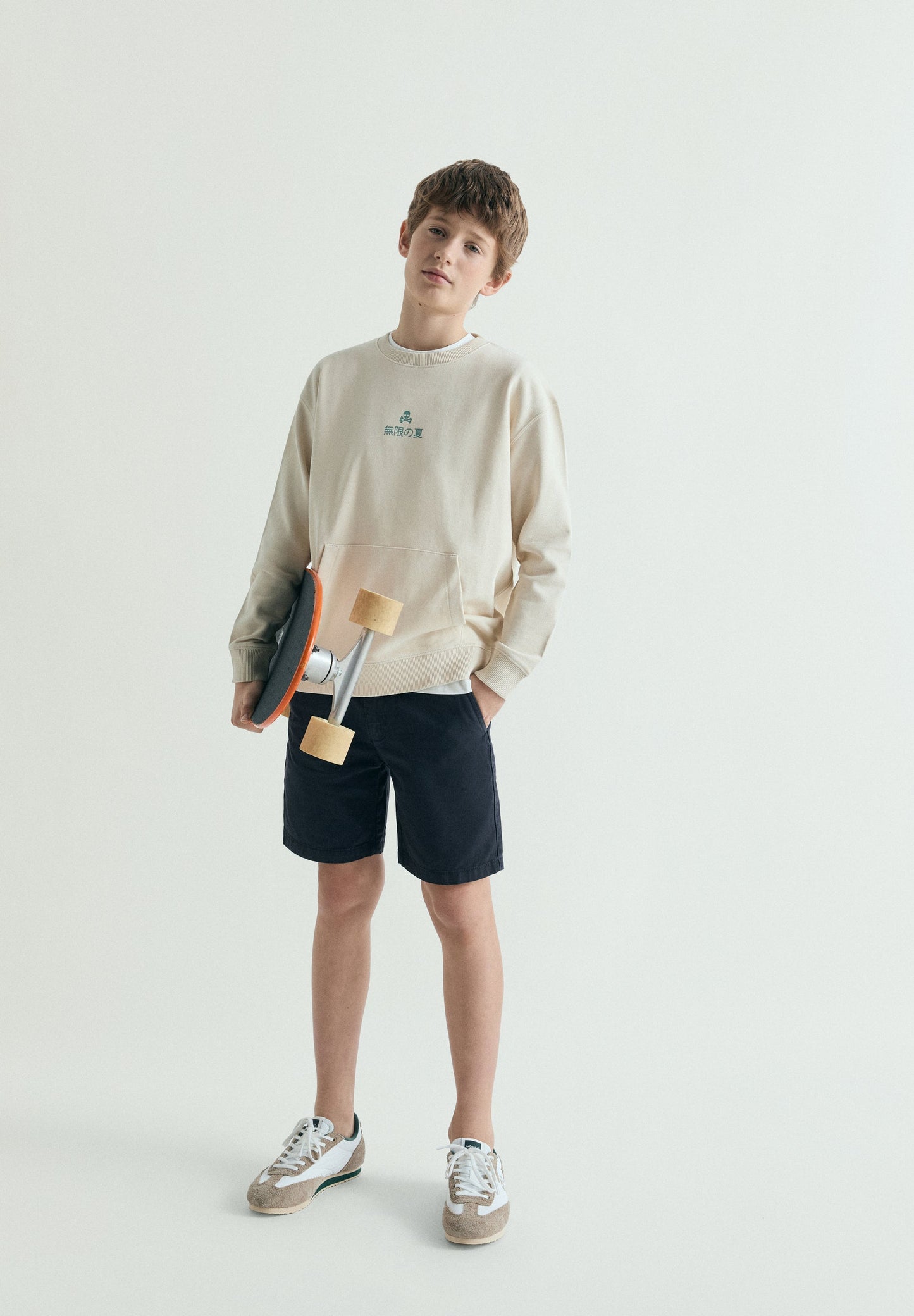 SWEATSHIRT PADRÃO TRASEIRO NO BOLSO