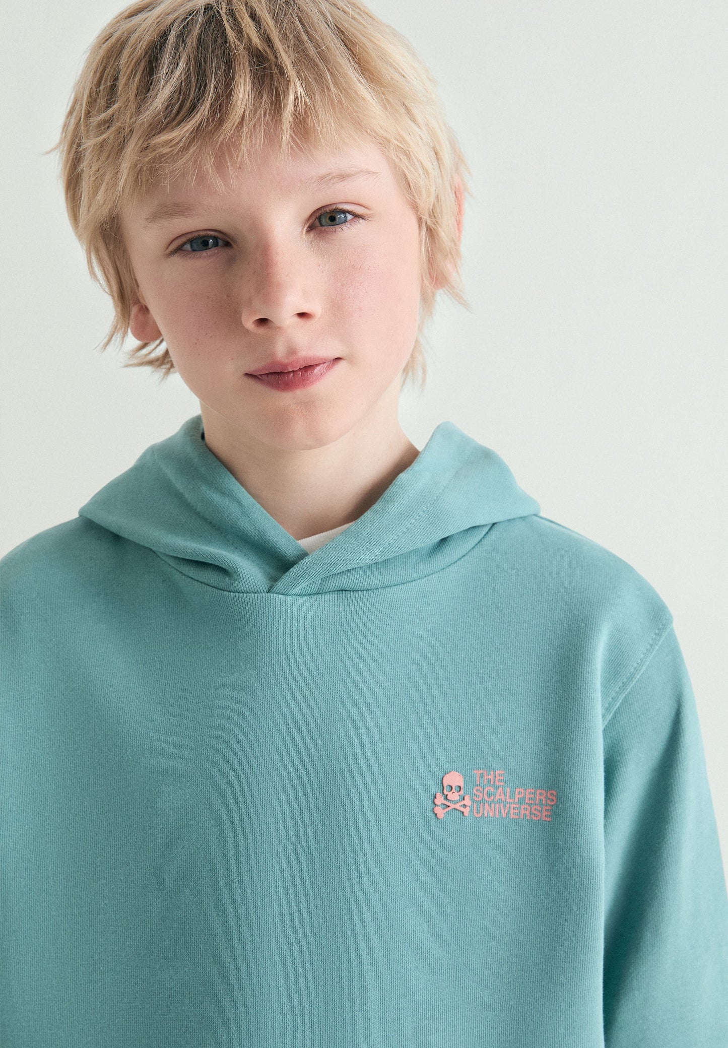 SWEATSHIRT COM CAPUZ E PADRÃO DE SKULL