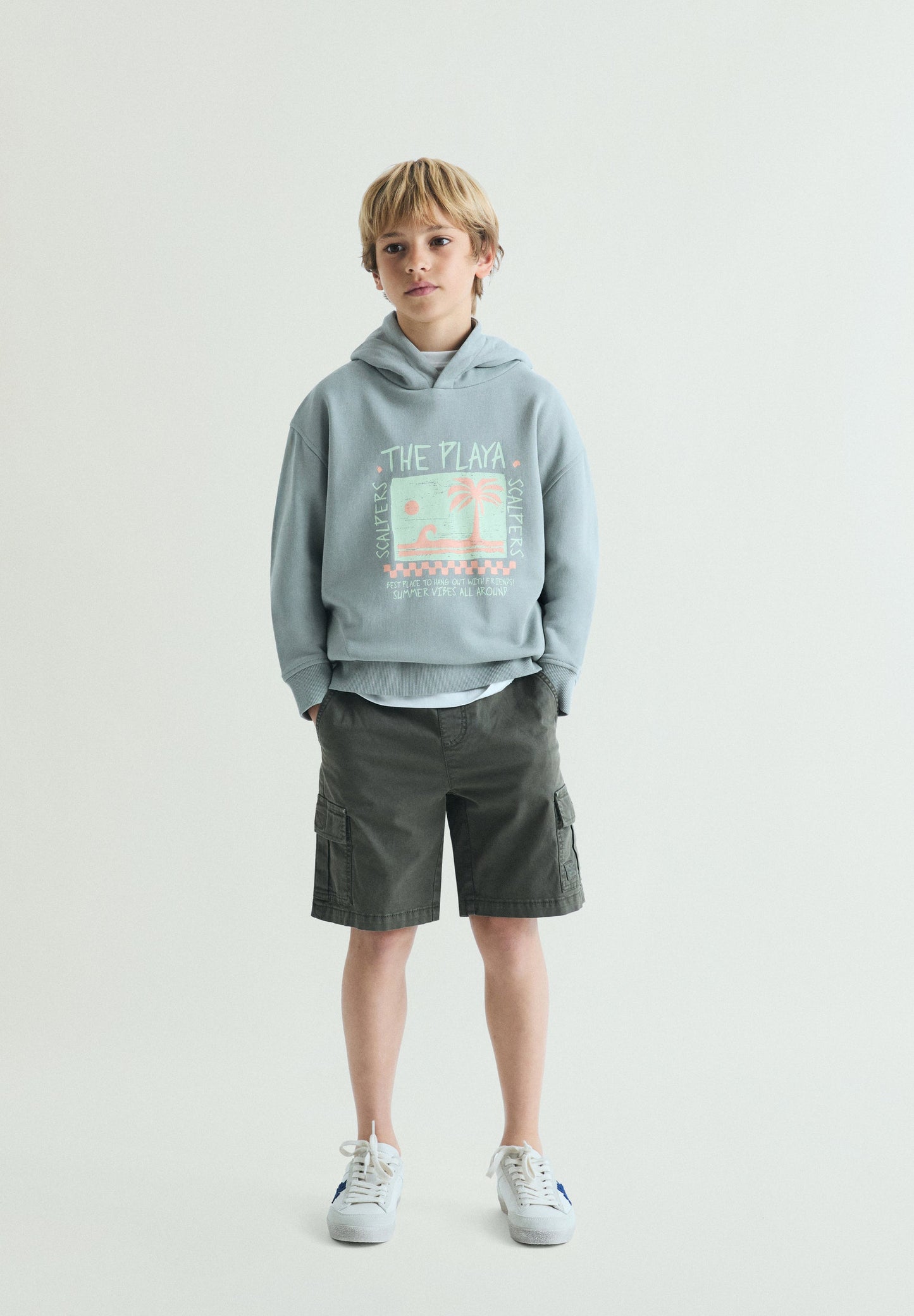 SWEATSHIRT COM CAPUZ COM PADRÃO PRAIA
