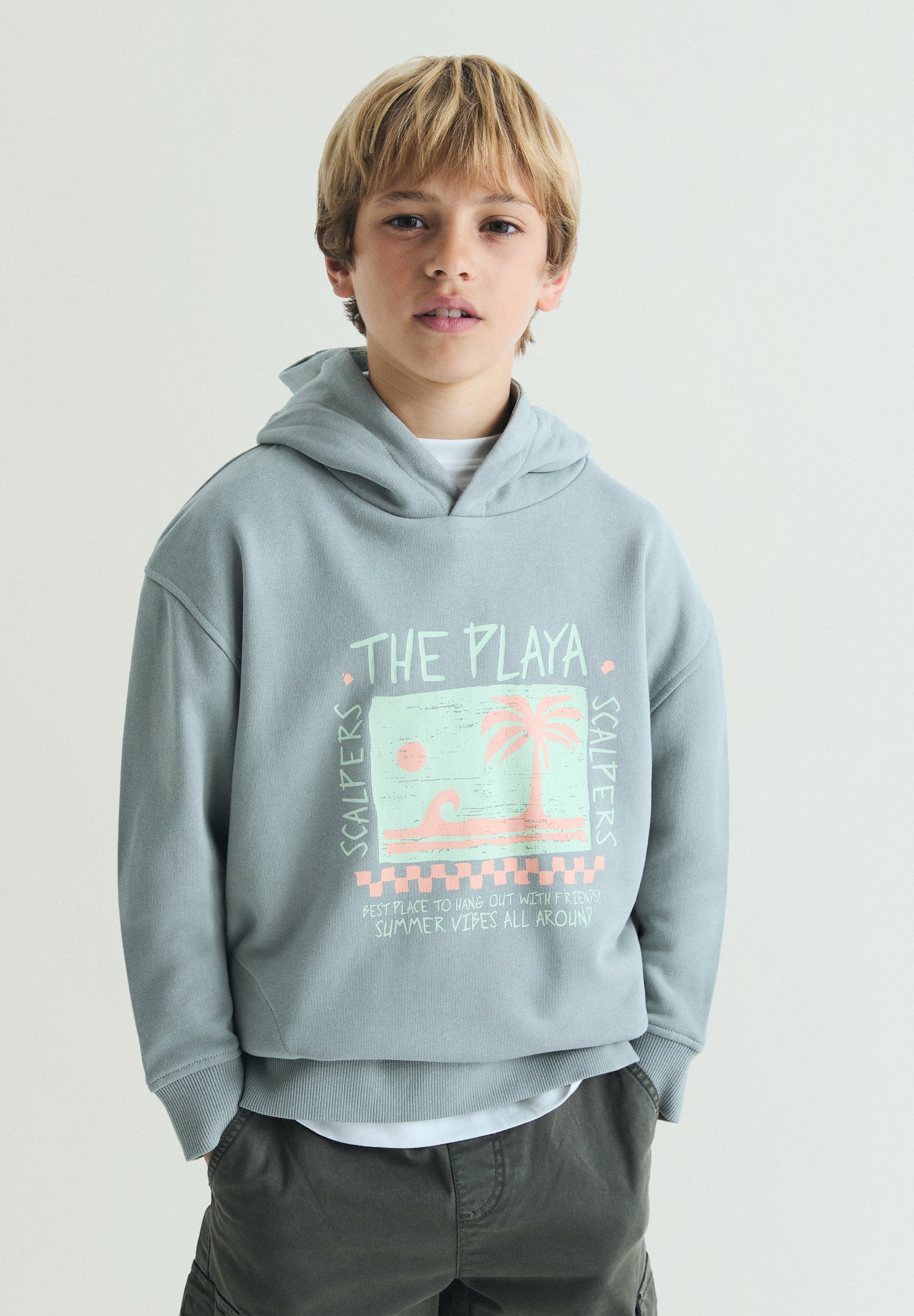 SWEATSHIRT COM CAPUZ COM PADRÃO PRAIA
