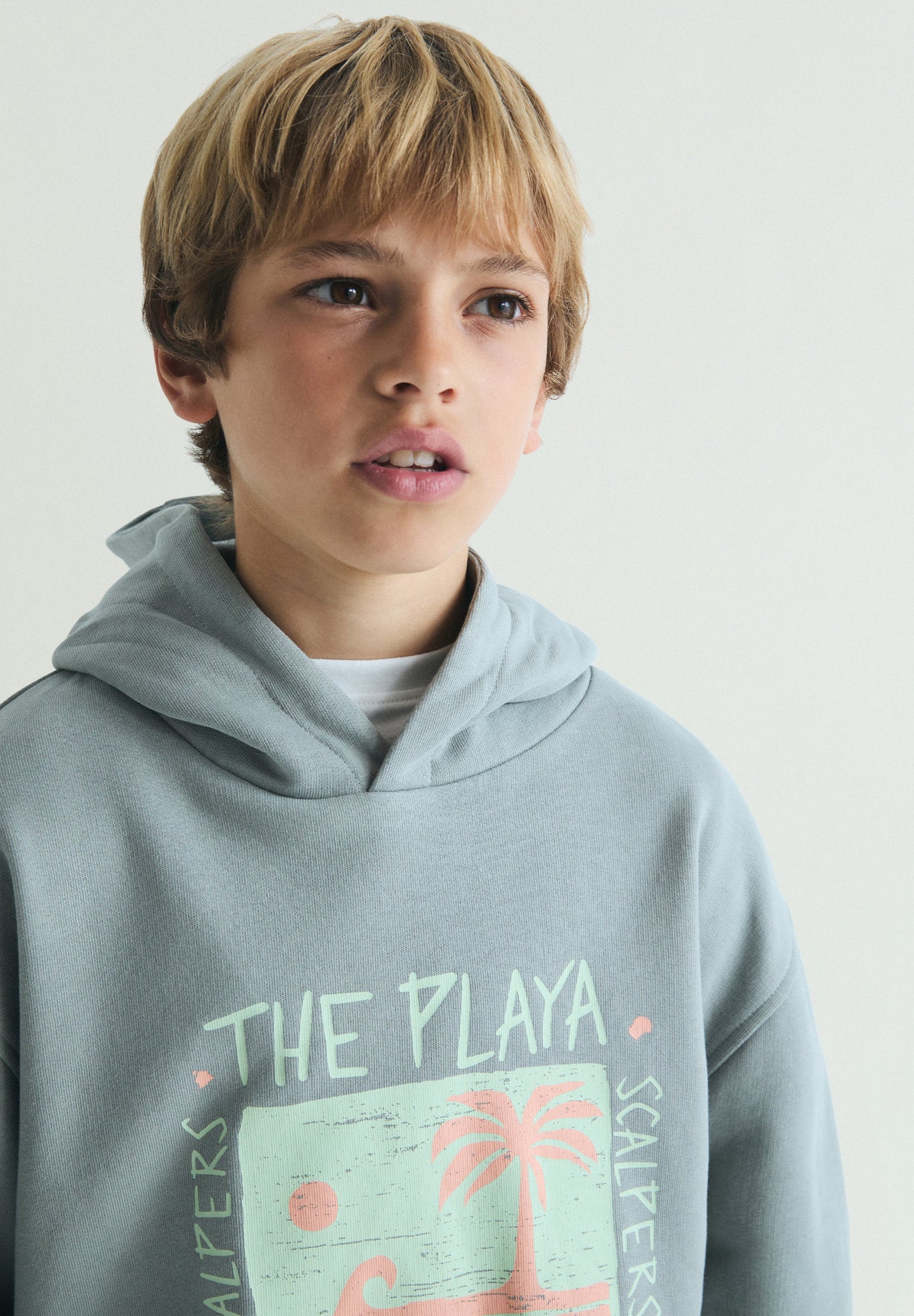 SWEATSHIRT COM CAPUZ COM PADRÃO PRAIA