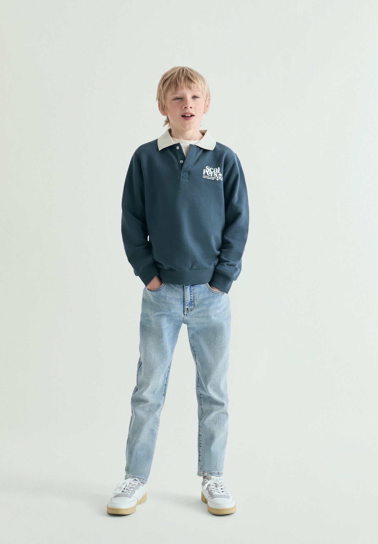 SWEATSHIRT ESTILO CAMISA POLO