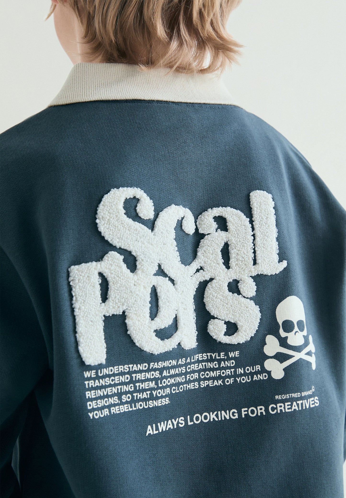 SWEATSHIRT ESTILO CAMISA POLO