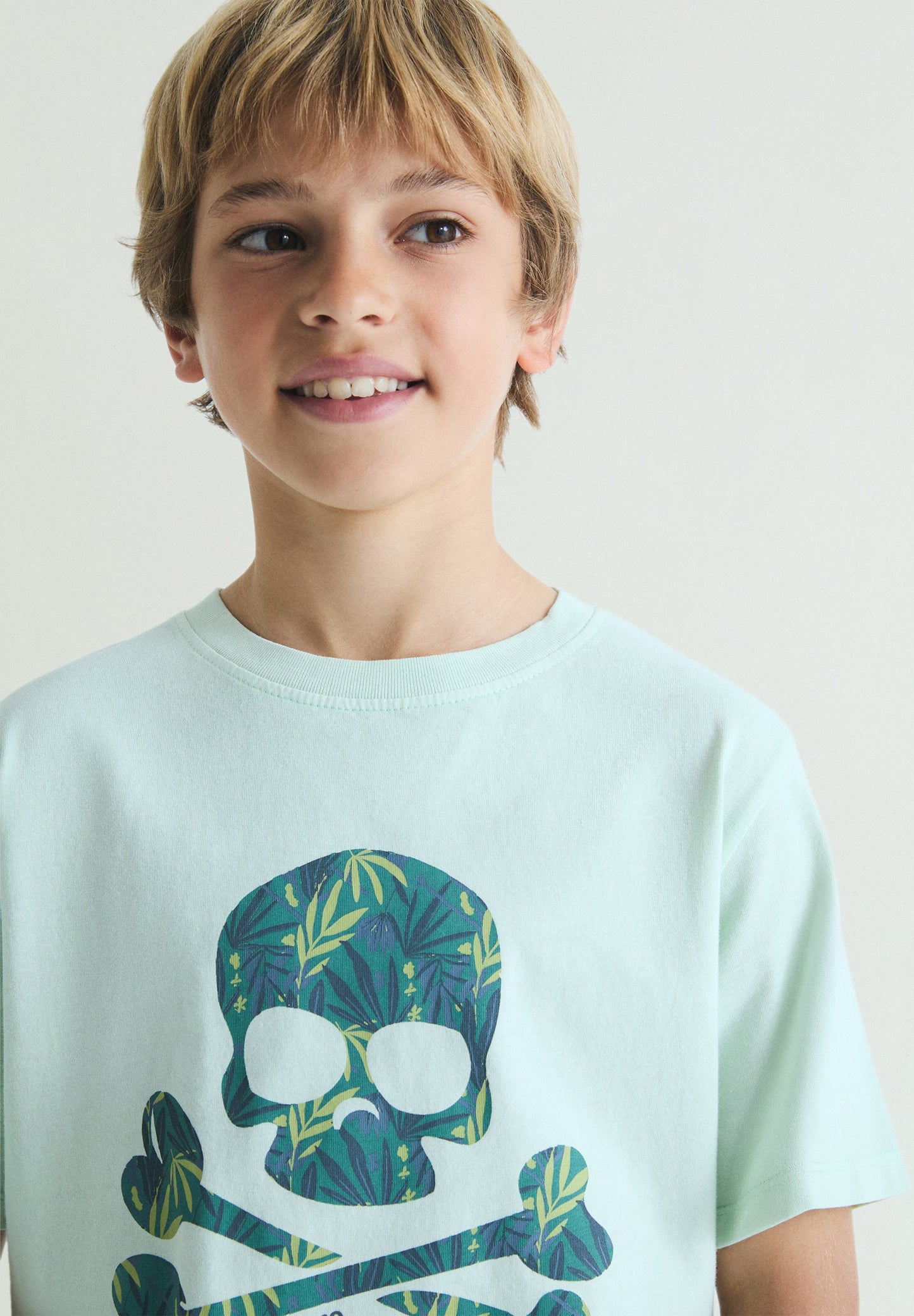 T-SHIRT SKULL PADRÃO TROPICAL