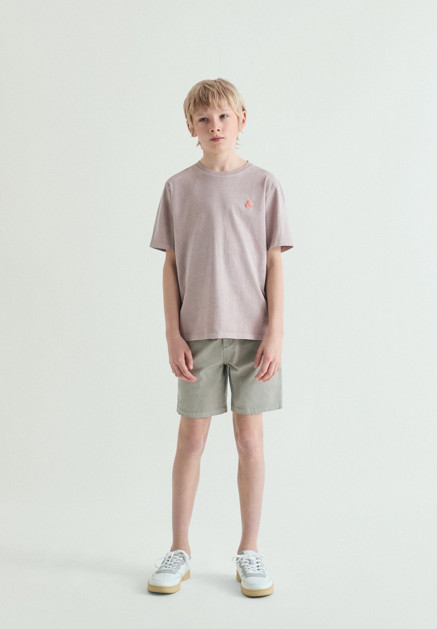 T-SHIRT ESTAMPADA COM LOGÓTIPO