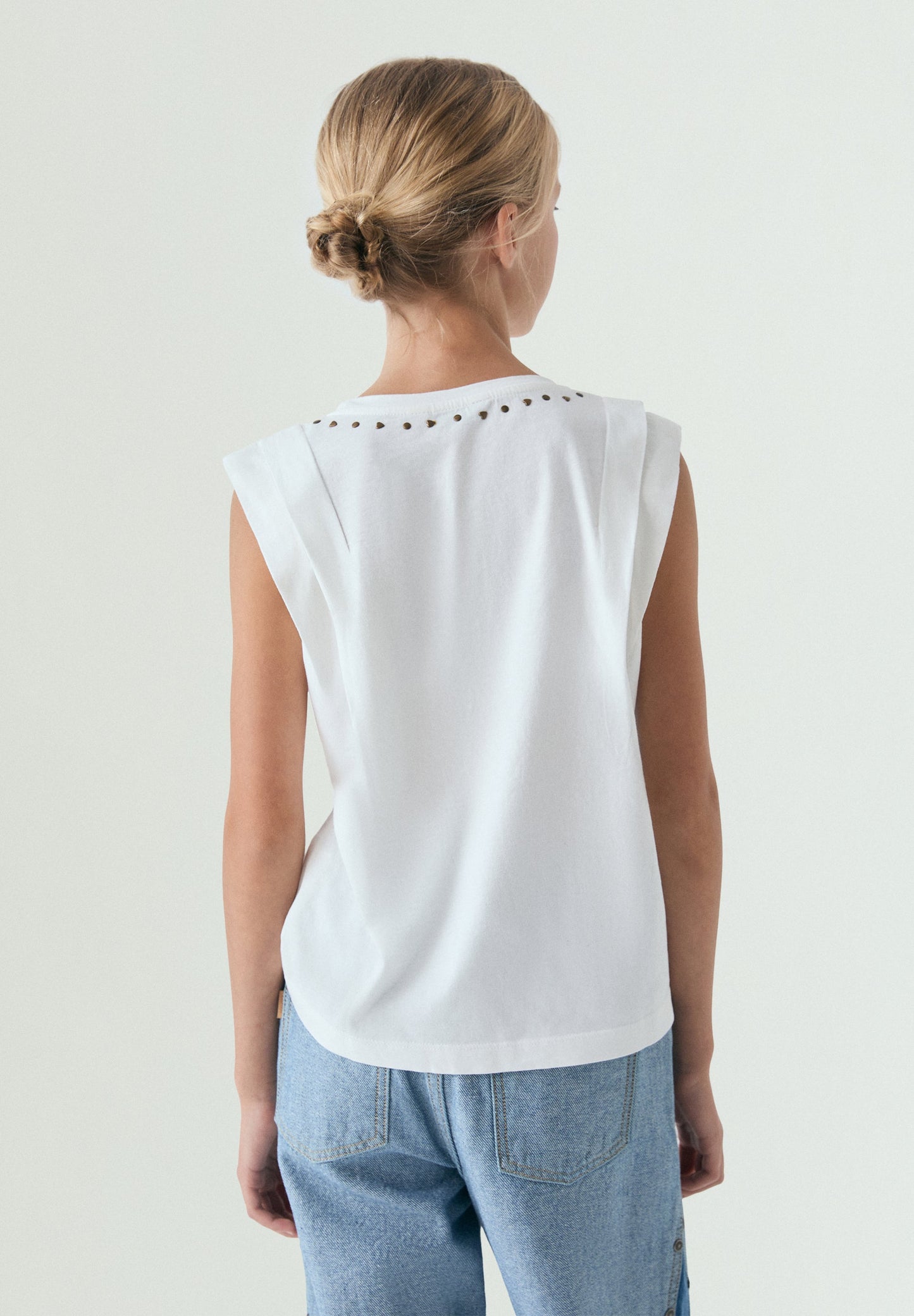 T-SHIRT DE MANGA CAVA COM TACHAS