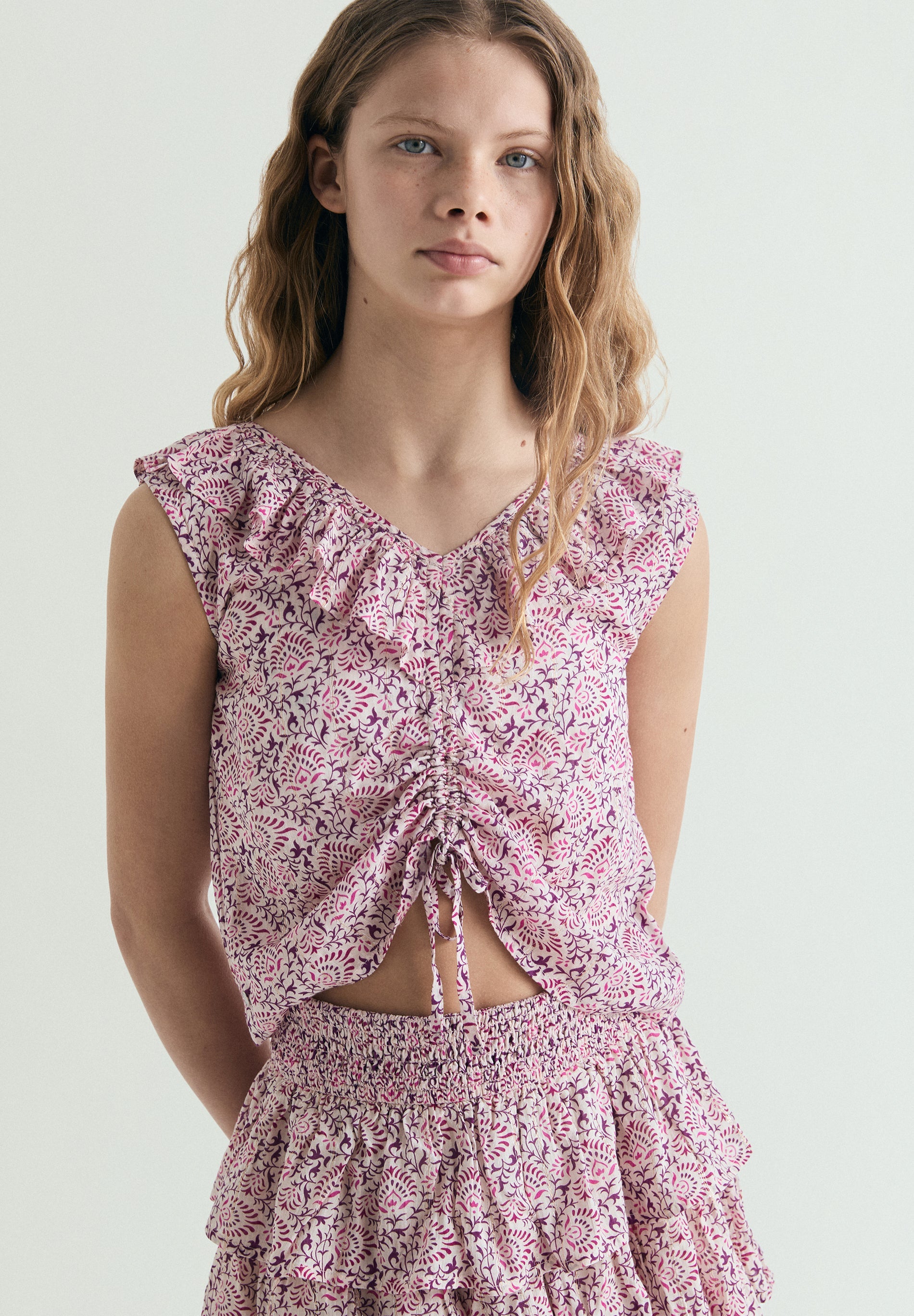 BLUSA FLUIDA COM PADRÃO