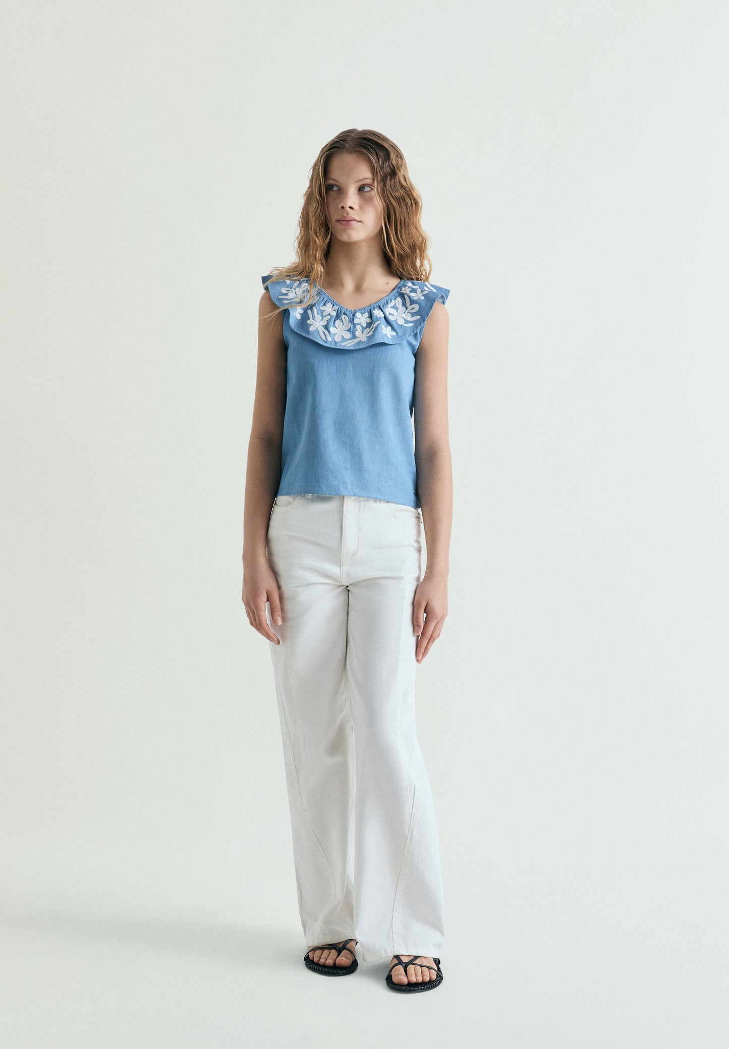 BLUSA DENIM BORDADOS