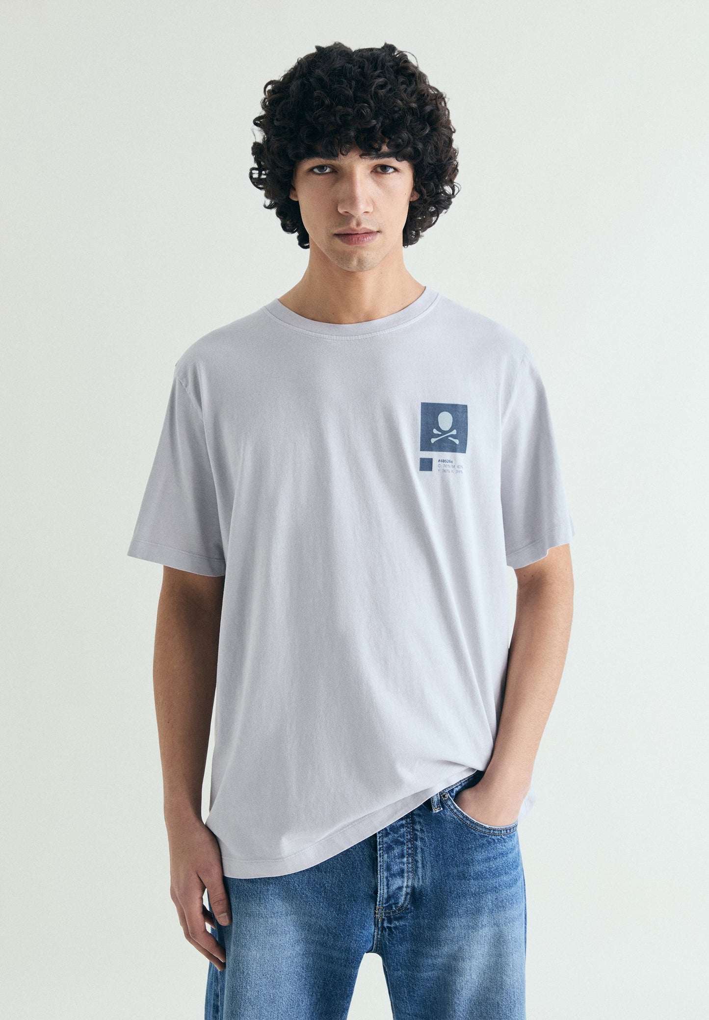 T-SHIRT COM PADRÃO COM EFEITO DESBOTADO