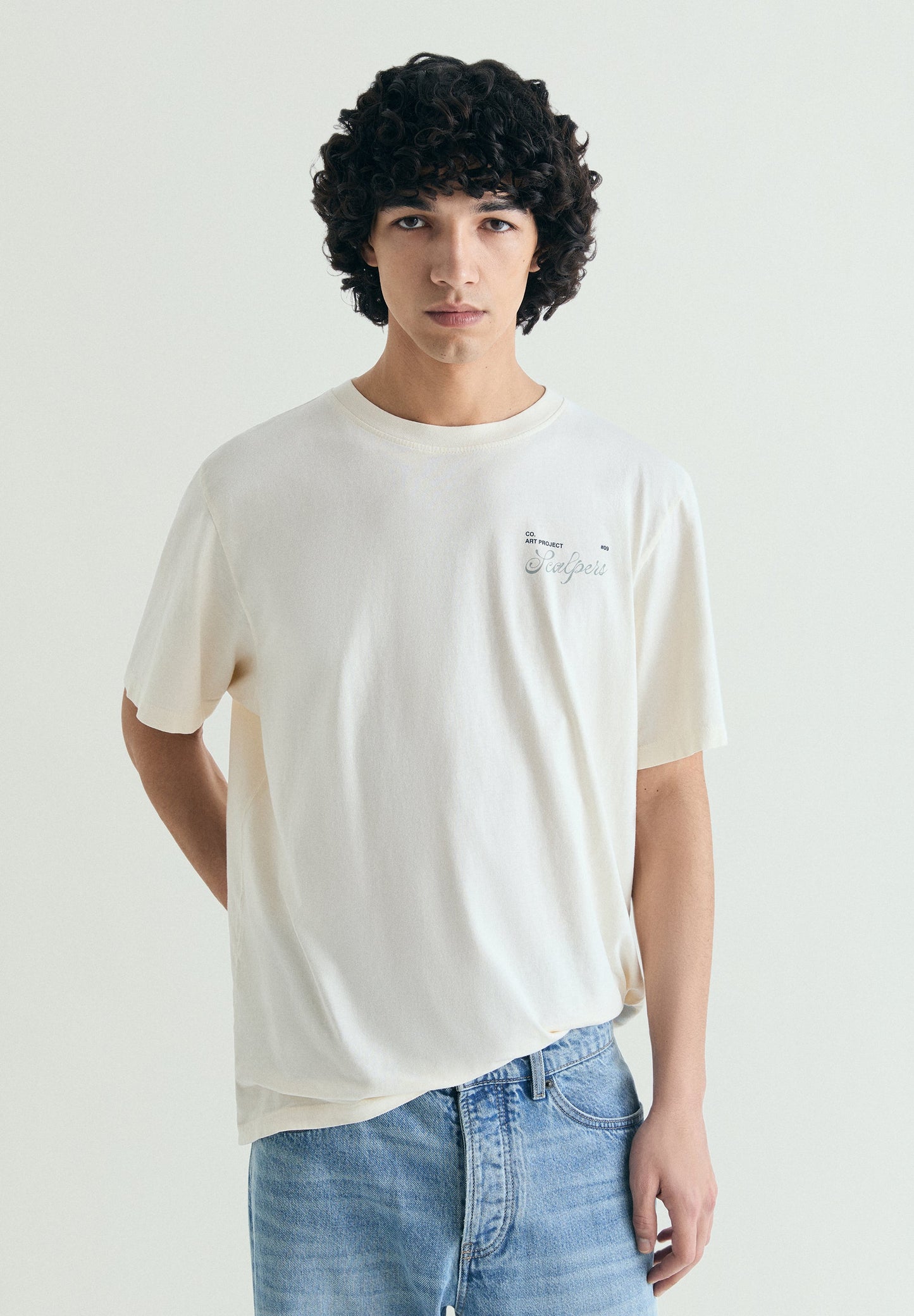 T-SHIRT COM PADRÃO RELAXED FIT