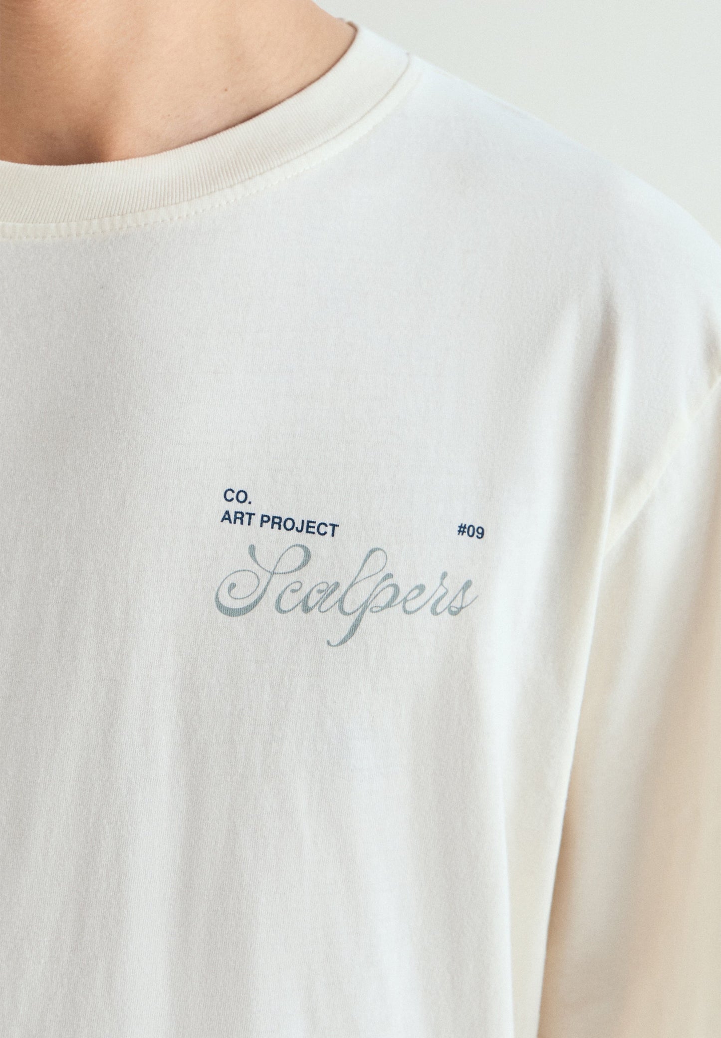 T-SHIRT COM PADRÃO RELAXED FIT