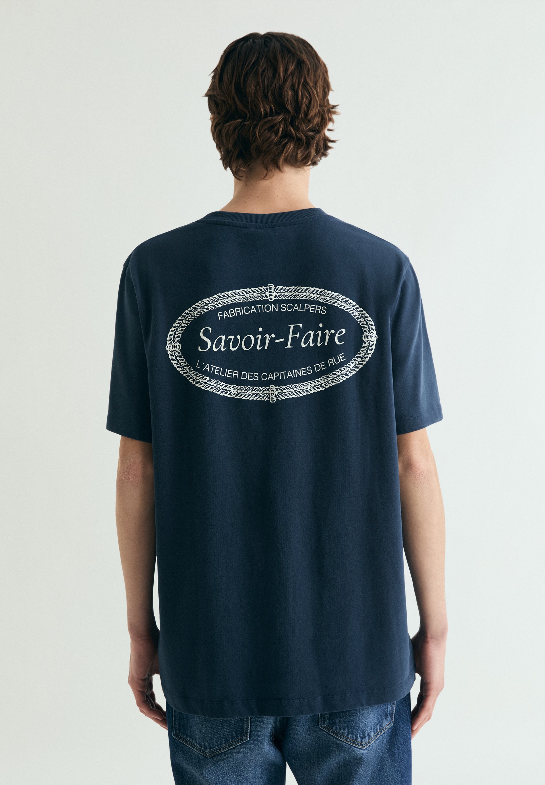 T-SHIRT COM BORDADO EM CONTRASTE RELAXED