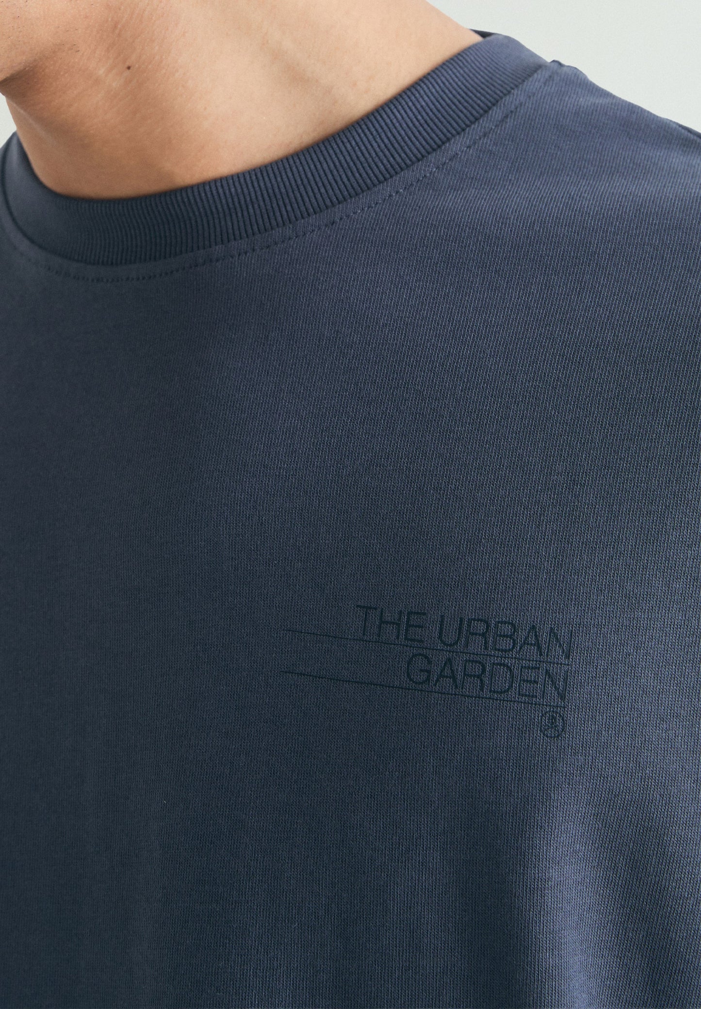 T-SHIRT COM PADRÃO REGULAR FIT