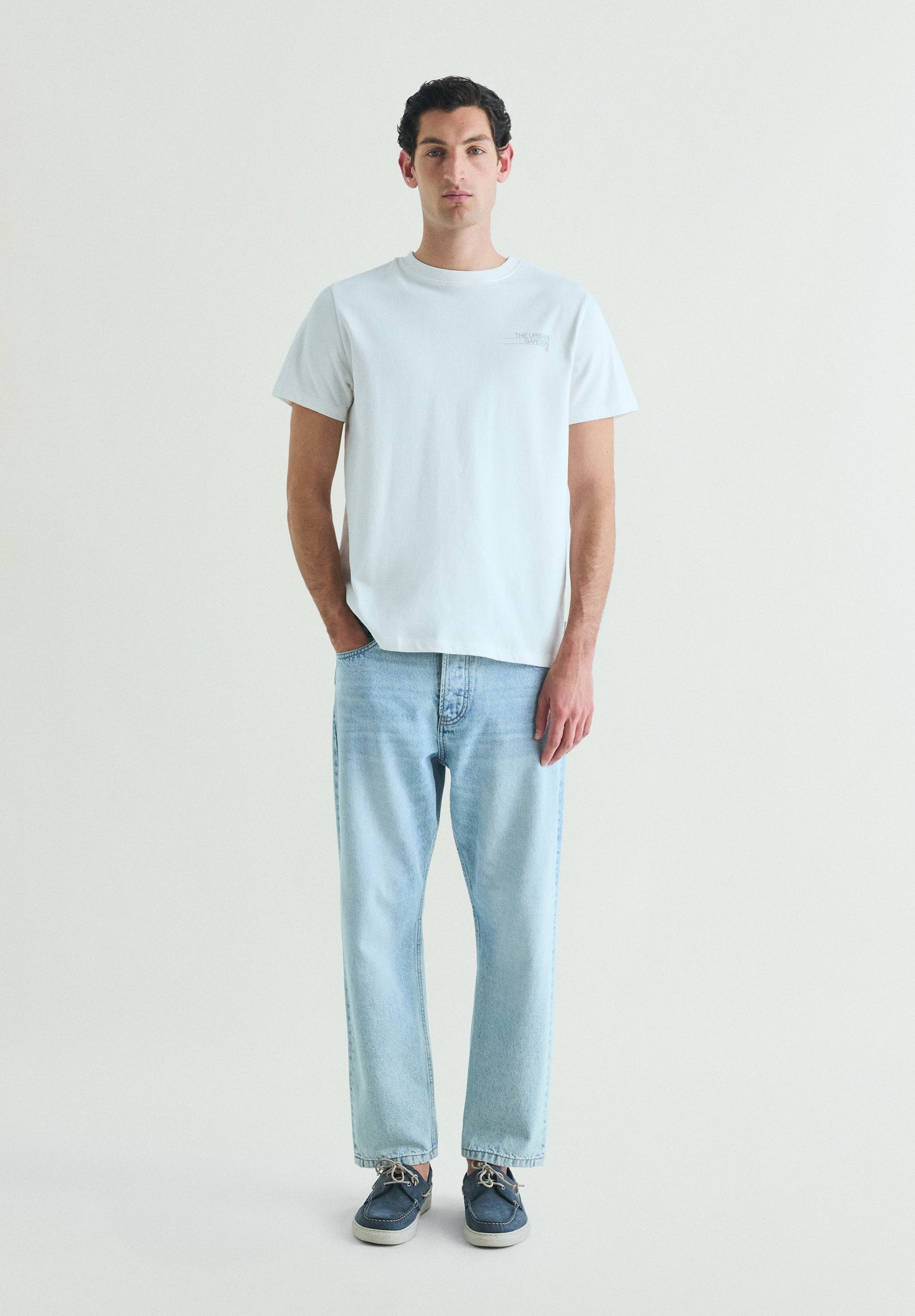 T-SHIRT COM PADRÃO REGULAR FIT
