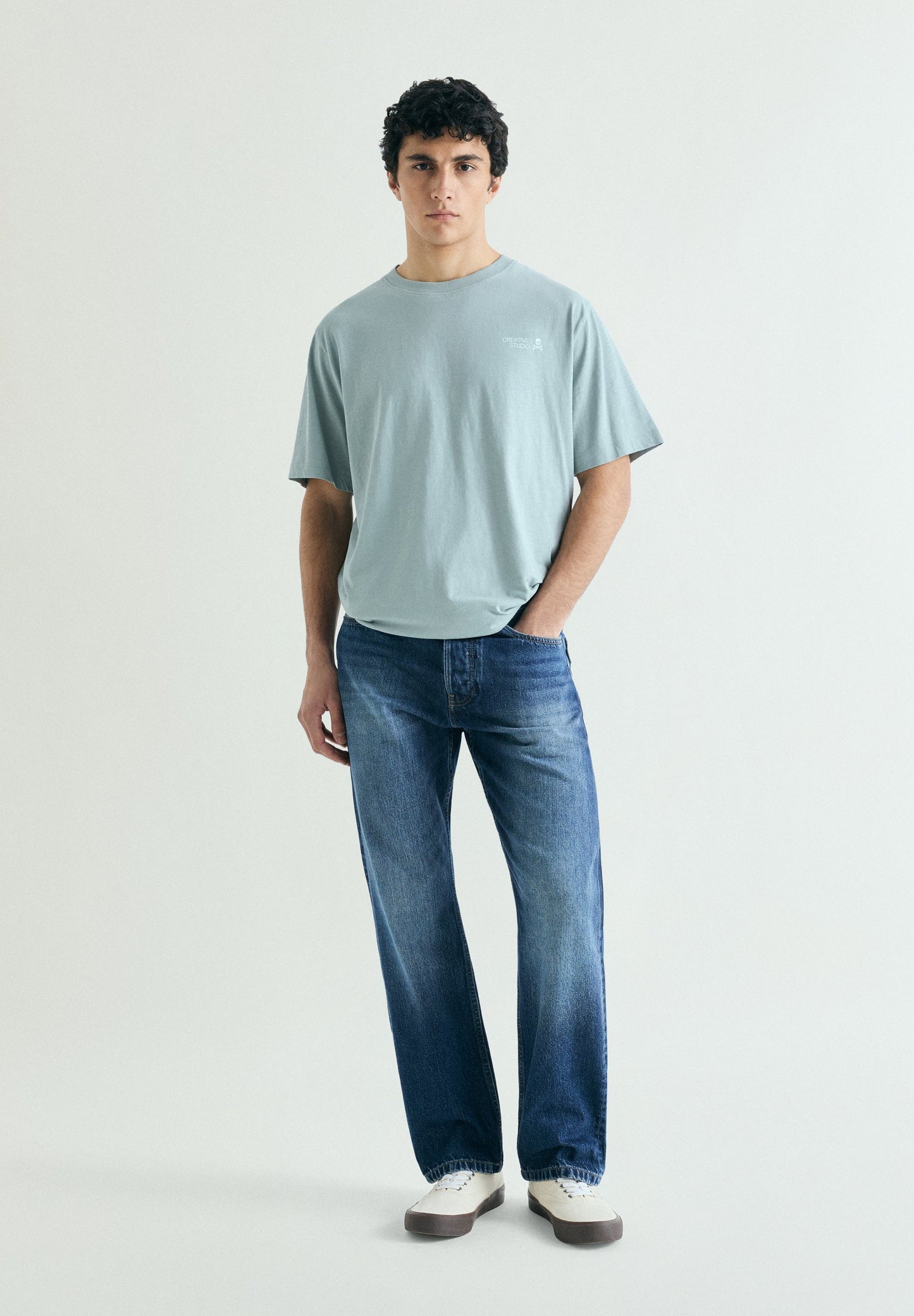 T-SHIRT COM PADRÃO RELAXED FIT