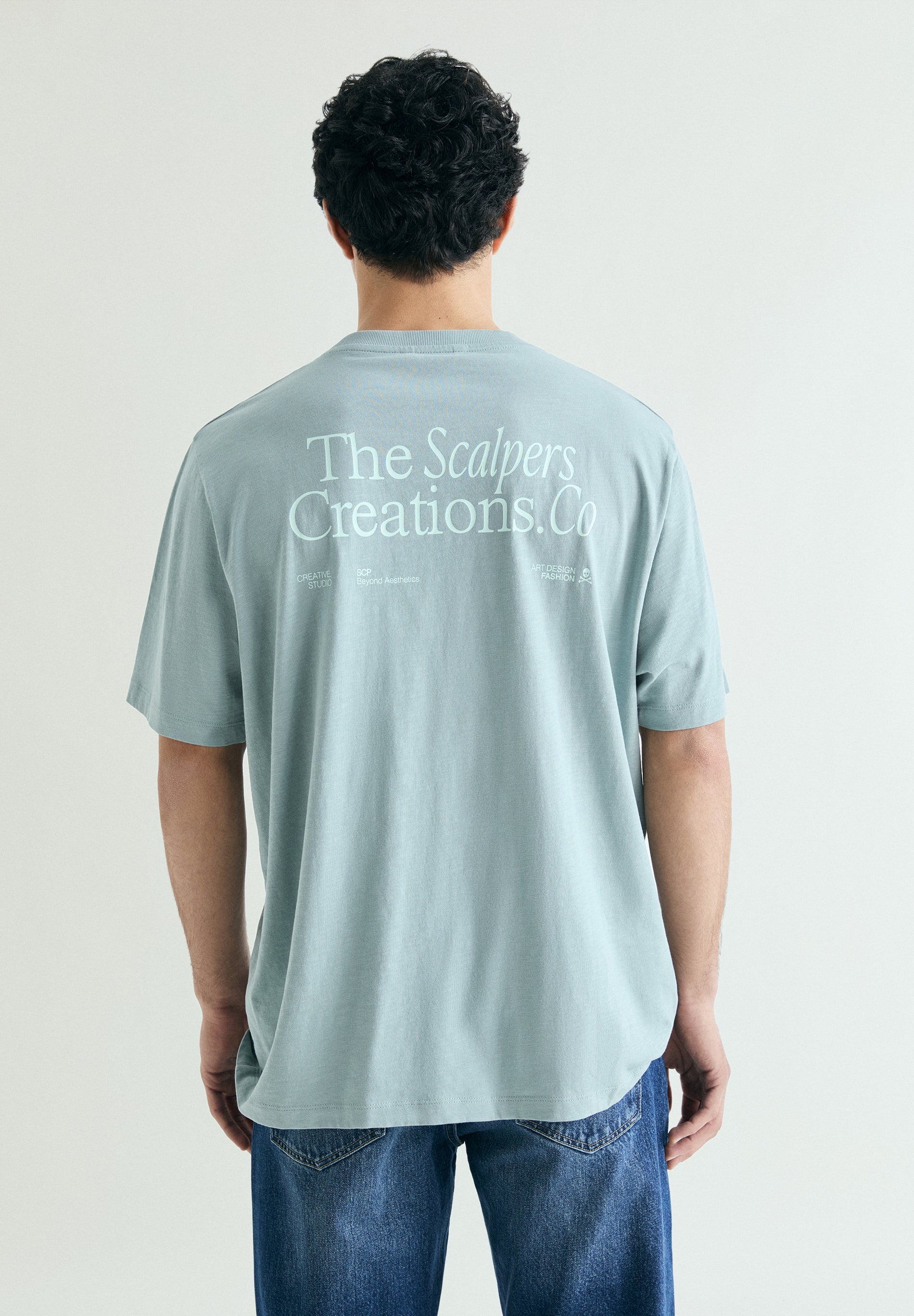 T-SHIRT COM PADRÃO RELAXED FIT