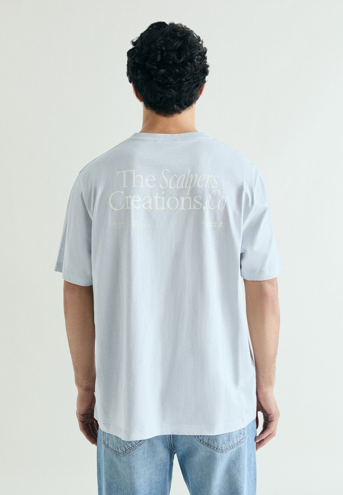 T-SHIRT COM PADRÃO RELAXED FIT