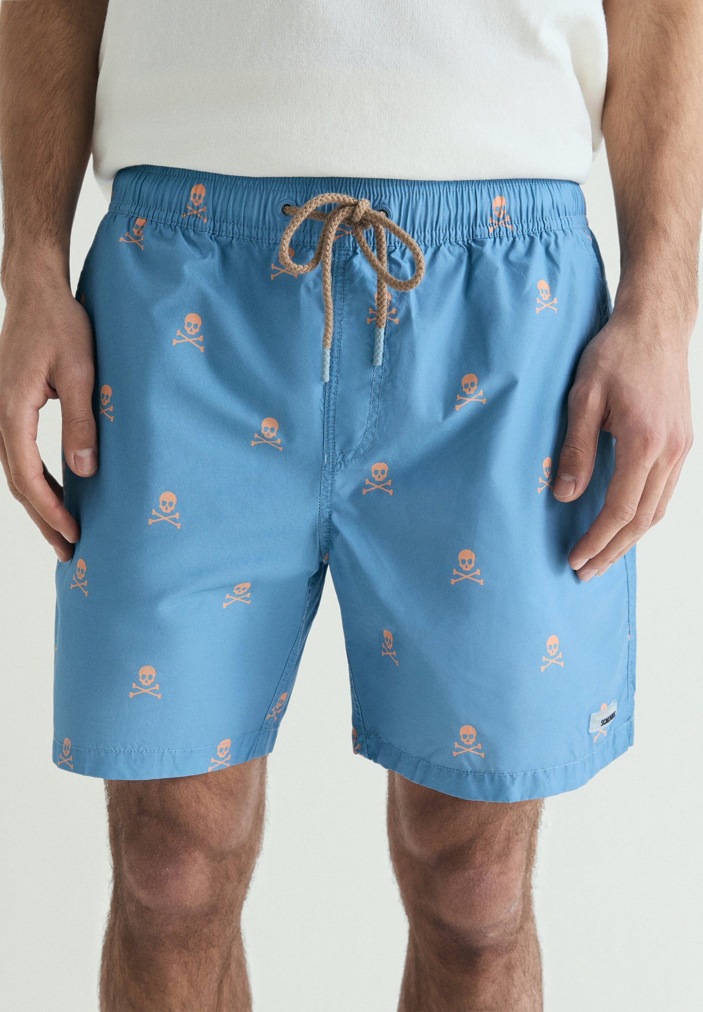 CALÇÕES DE BANHO COM SKULLS EM CONTRASTE