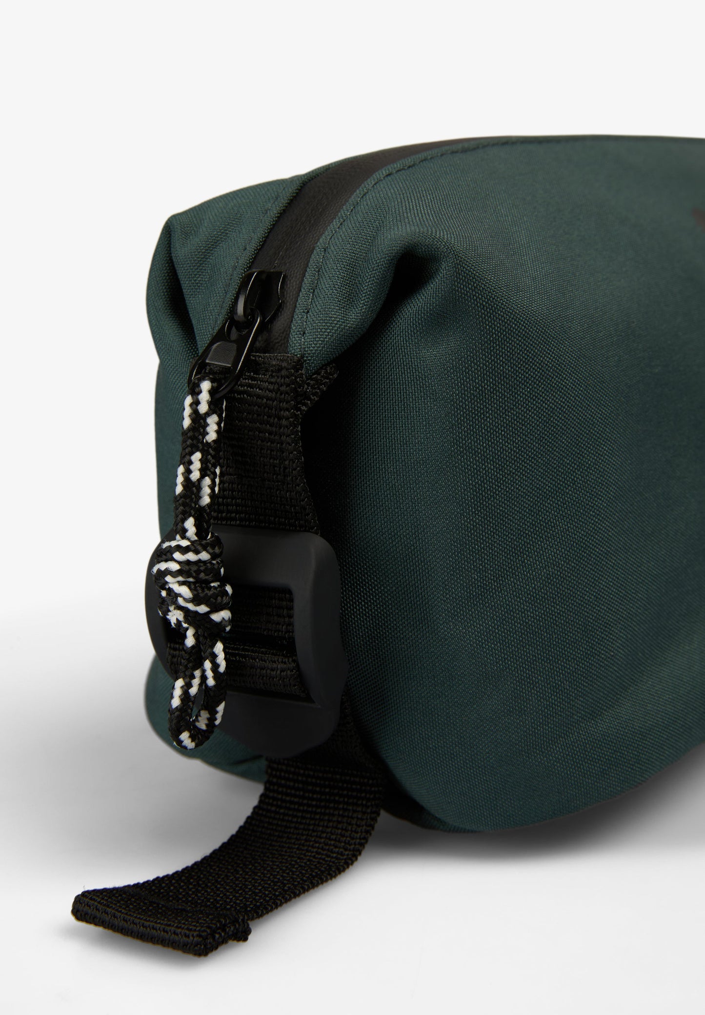 NÉCESSAIRE TÉCNICO COM LOGÓTIPO