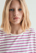 T-SHIRT ÀS RISCAS COM ABERTURA