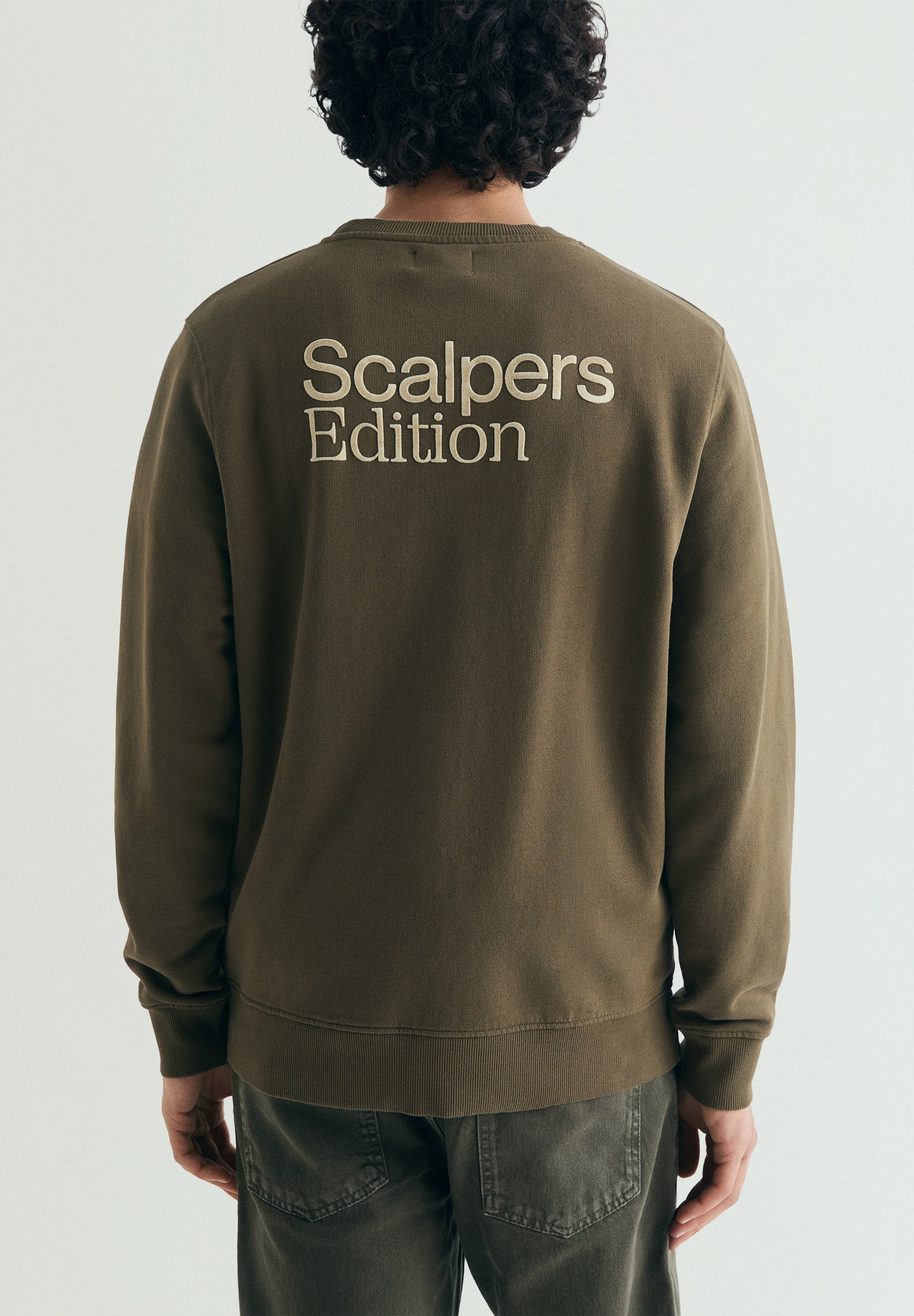 SWEATSHIRT BÁSICA COM PADRÃO ATRÁS
