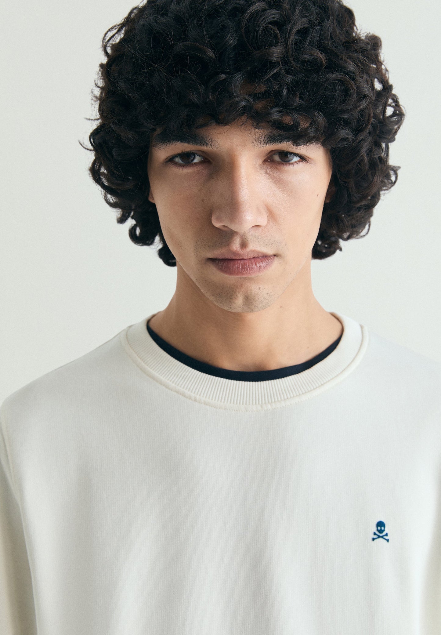 SWEATSHIRT BÁSICA COM PADRÃO ATRÁS