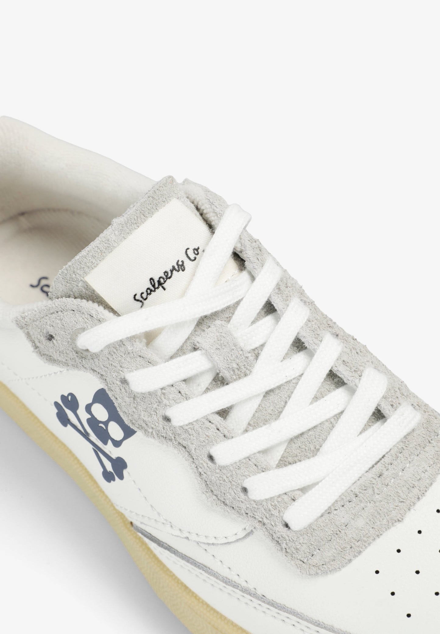 SAPATILHAS SKULL EM CONTRASTE