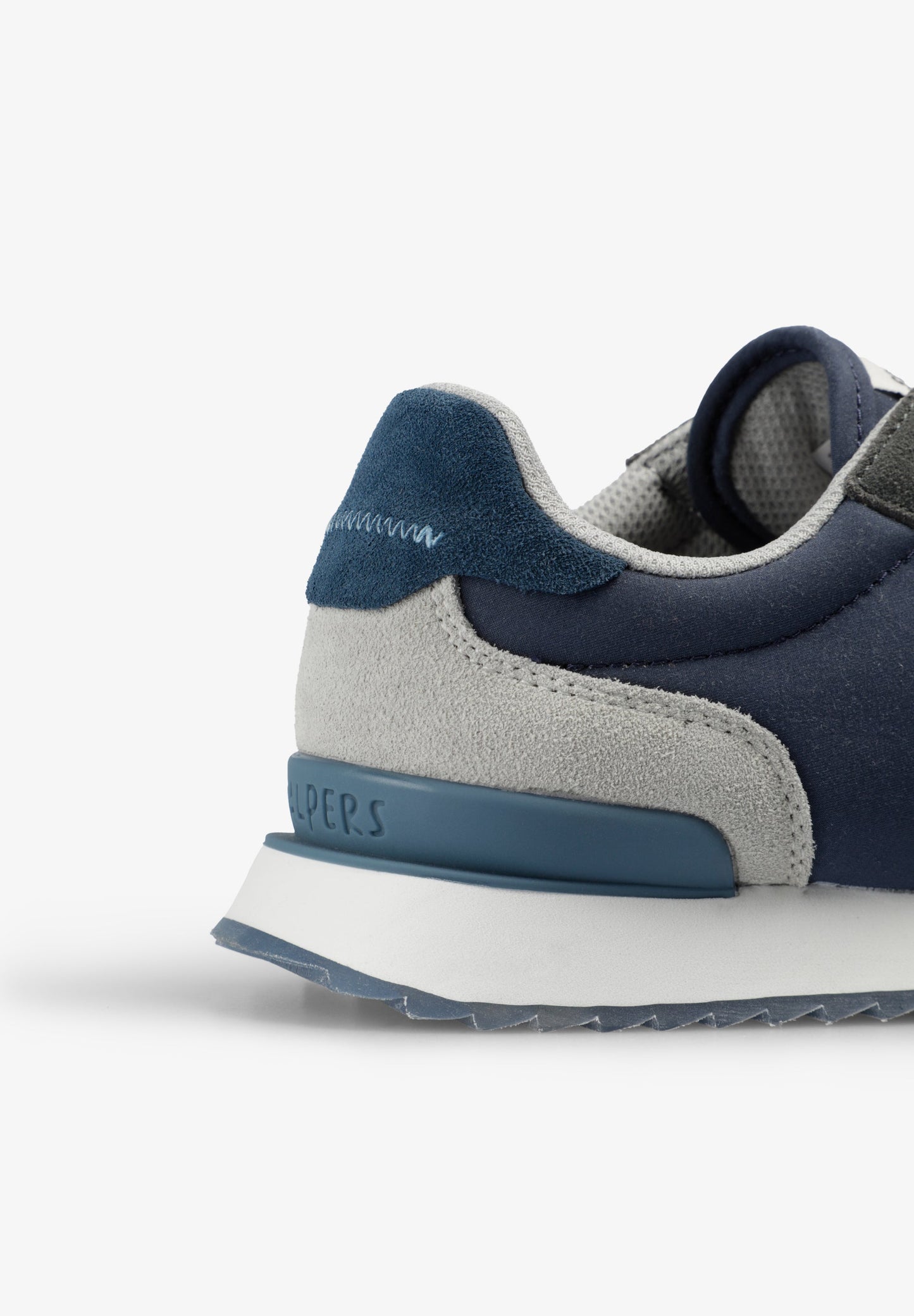 SAPATILHAS COM SOLA EM CONTRASTE