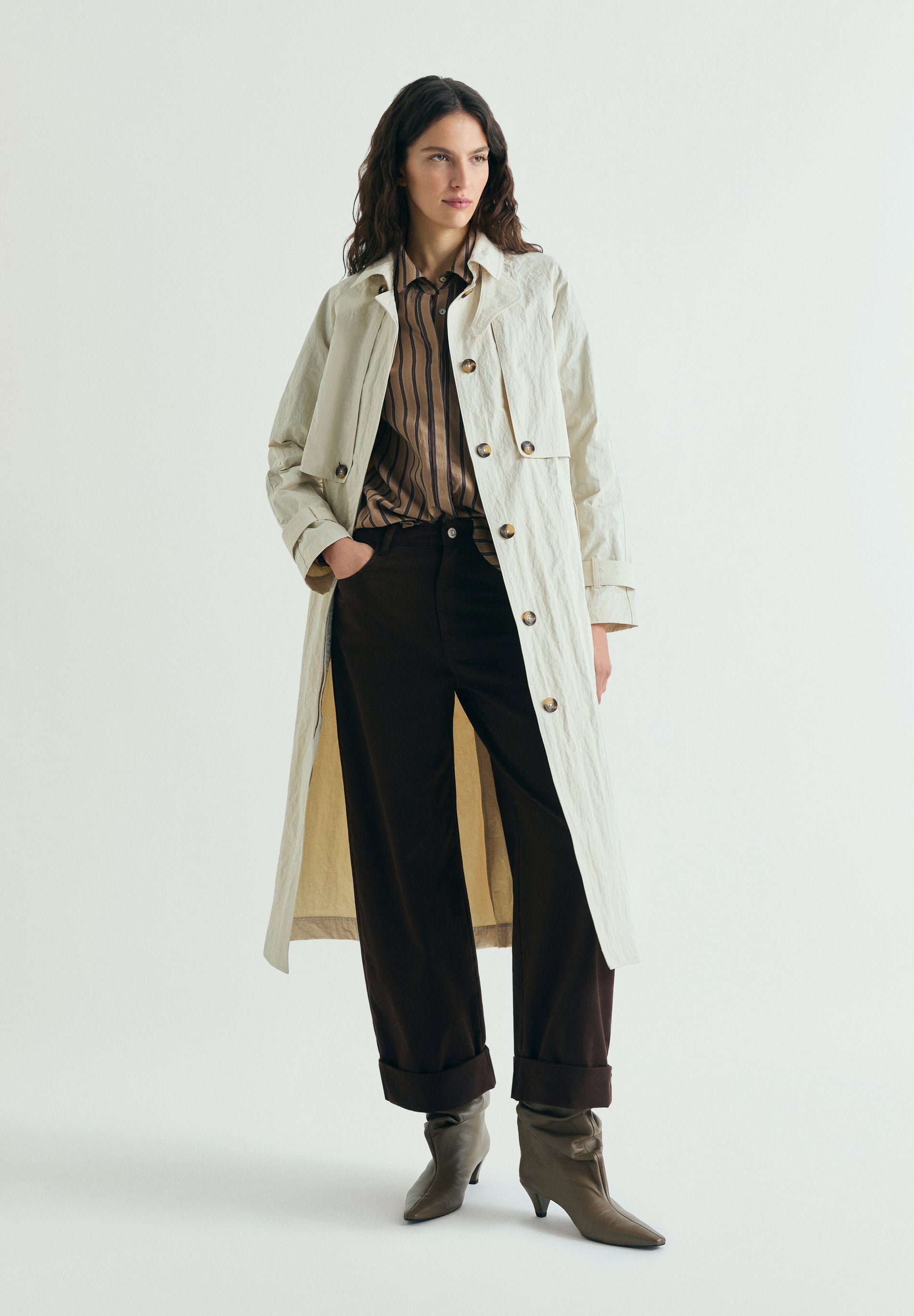 GABARDINA MULTIPOSIÇÕES LEVE