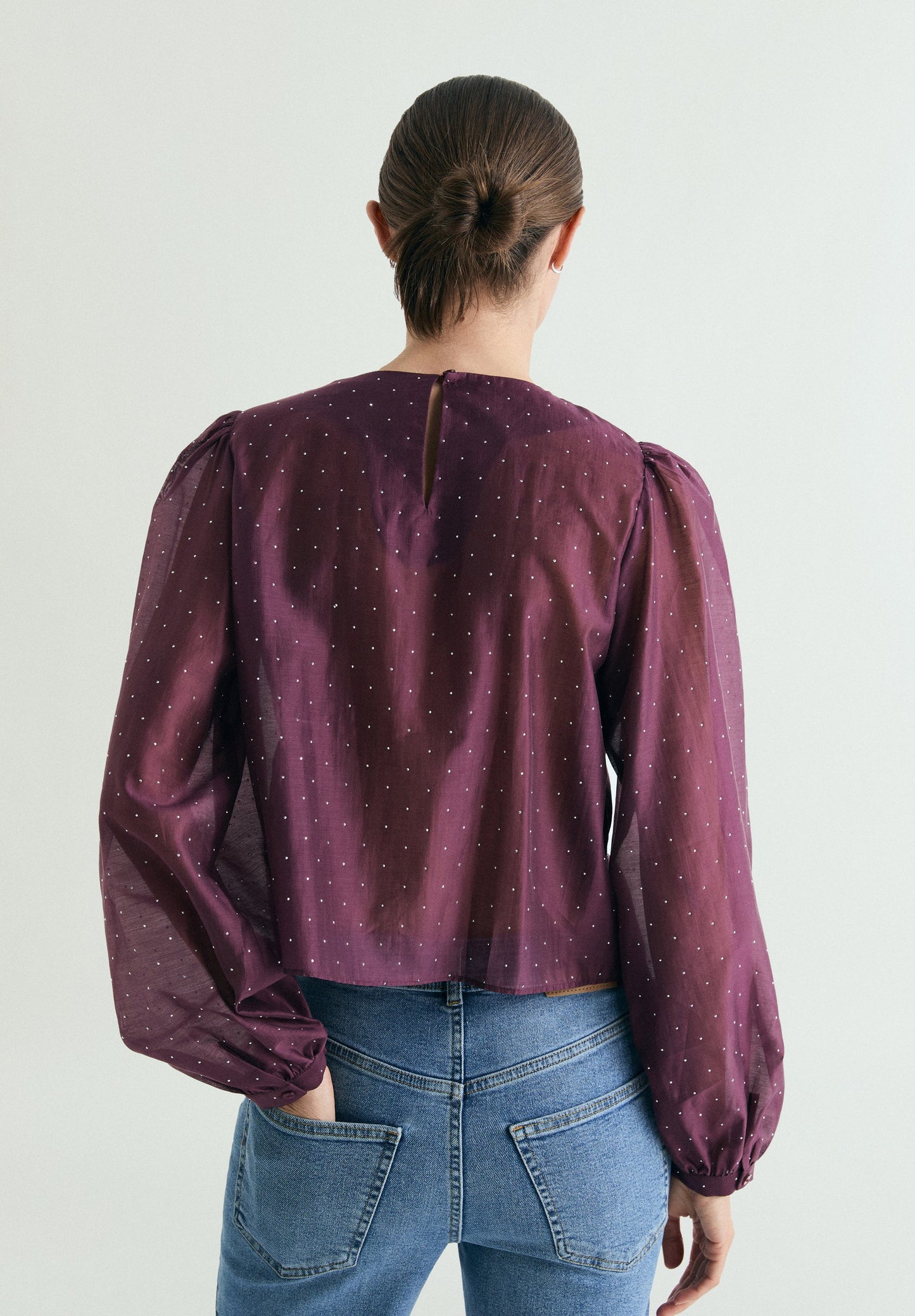 BLUSA ACETINADA COM STRASS